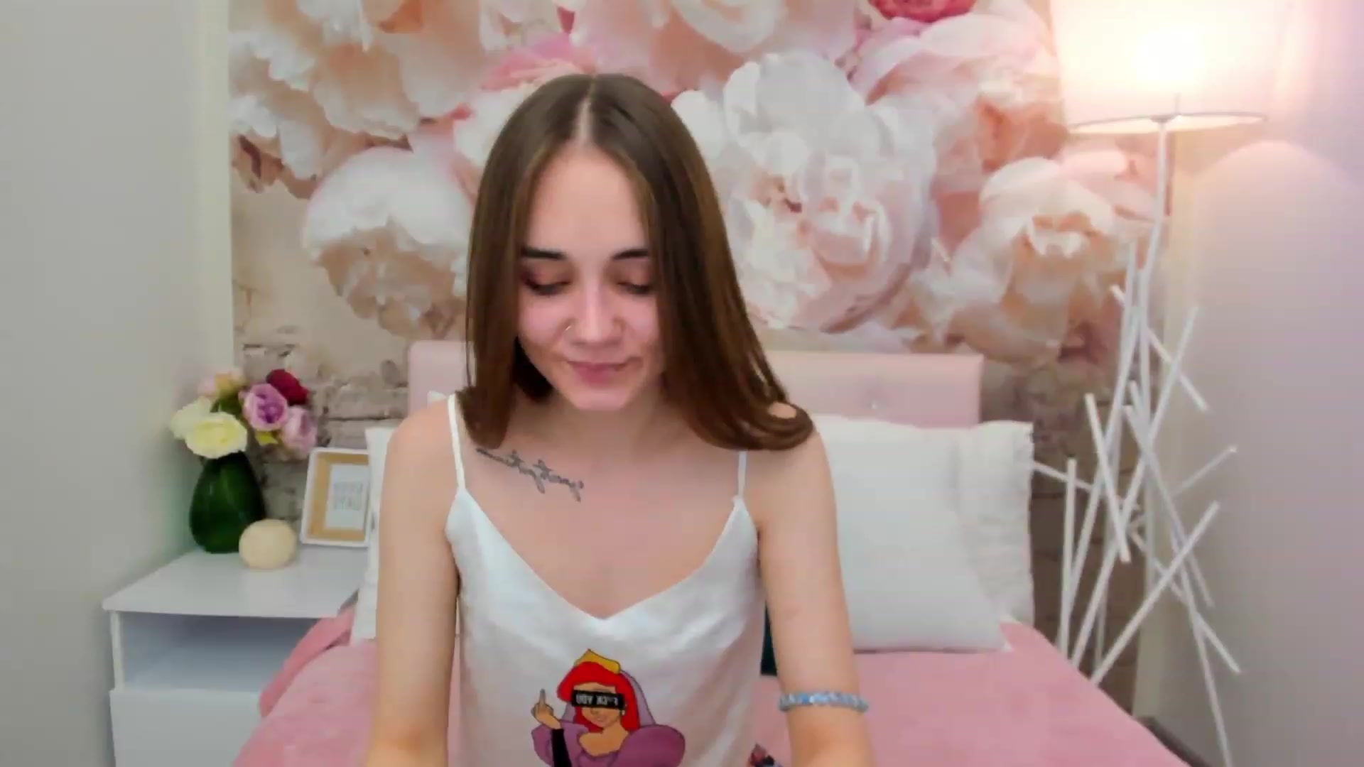 Gallery image thumbnail from IrisAdams's myfreecams stream on, 12/12/2022, 14:03 image 3 of 20