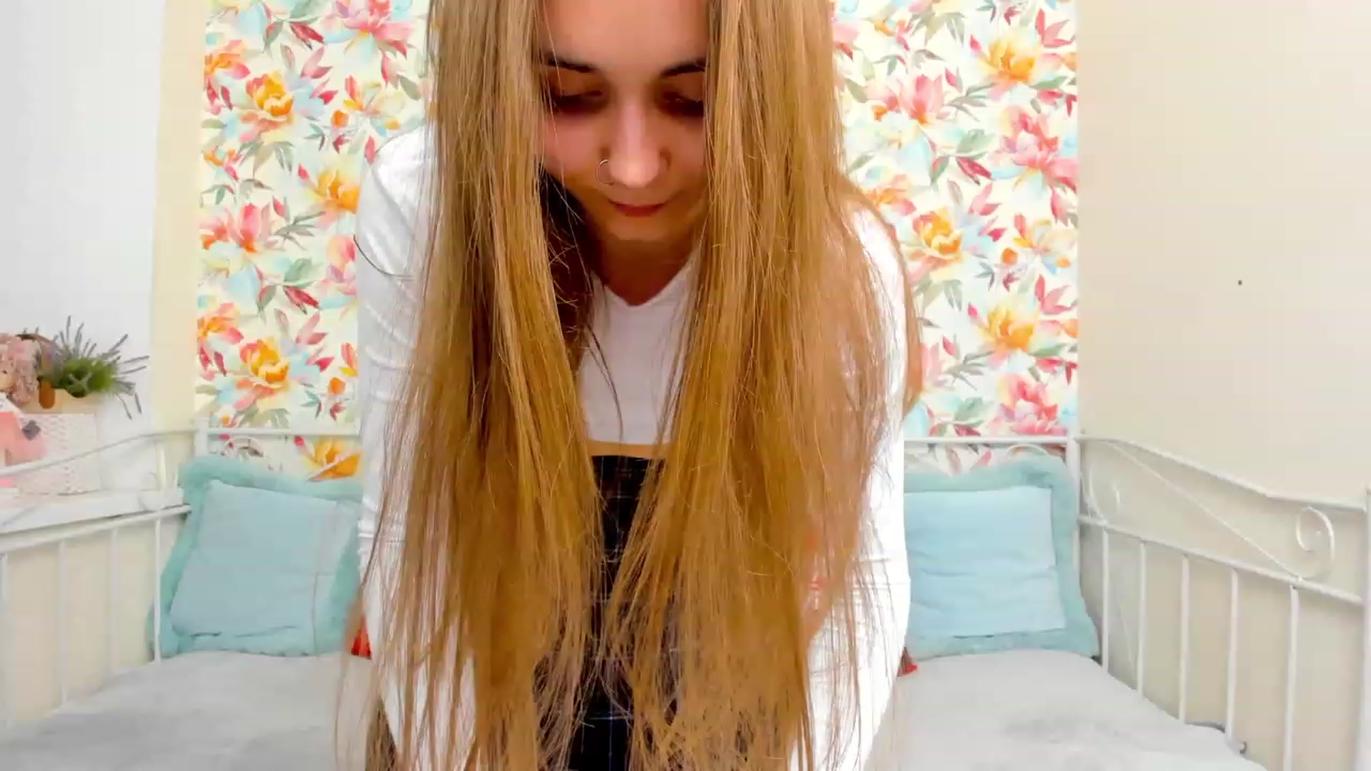 Gallery image thumbnail from IrisAdams's myfreecams stream on, 12/15/2022, 10:56 image 6 of 20