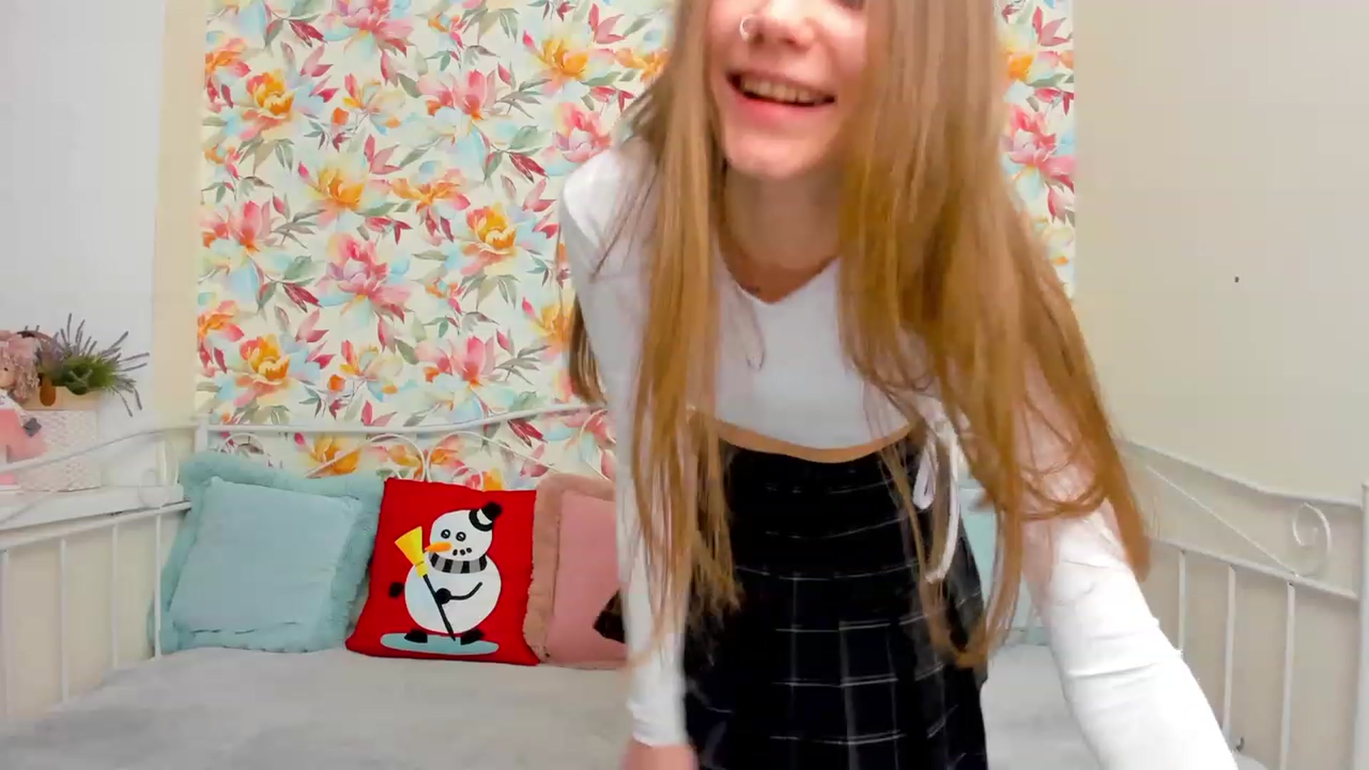 Gallery image thumbnail from IrisAdams's myfreecams stream on, 12/15/2022, 10:56 image 7 of 20
