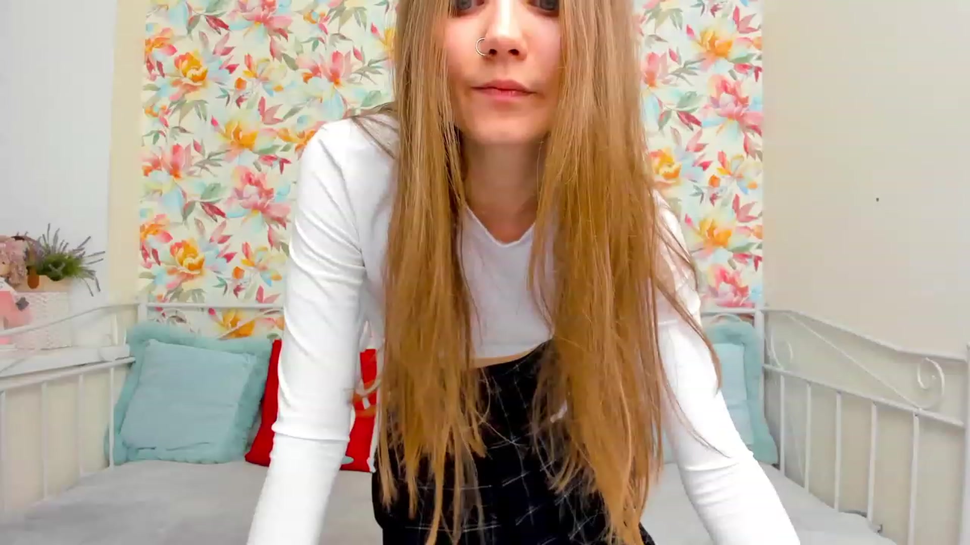 Gallery image thumbnail from IrisAdams's myfreecams stream on, 12/15/2022, 10:56 image 18 of 20