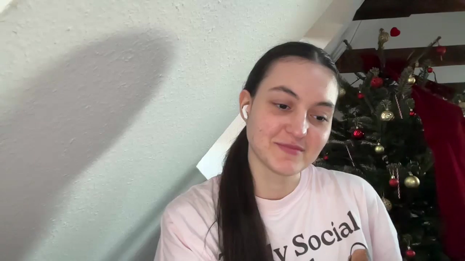 Gallery image thumbnail from IrisAmore's myfreecams stream on, 12/24/2025, 15:17 image 18 of 20