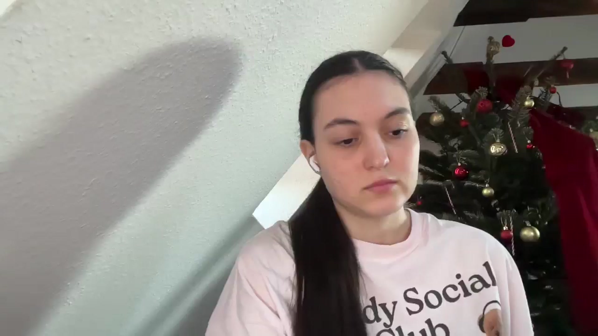 Gallery image thumbnail from IrisAmore's myfreecams stream on, 12/24/2025, 15:17 image 17 of 20