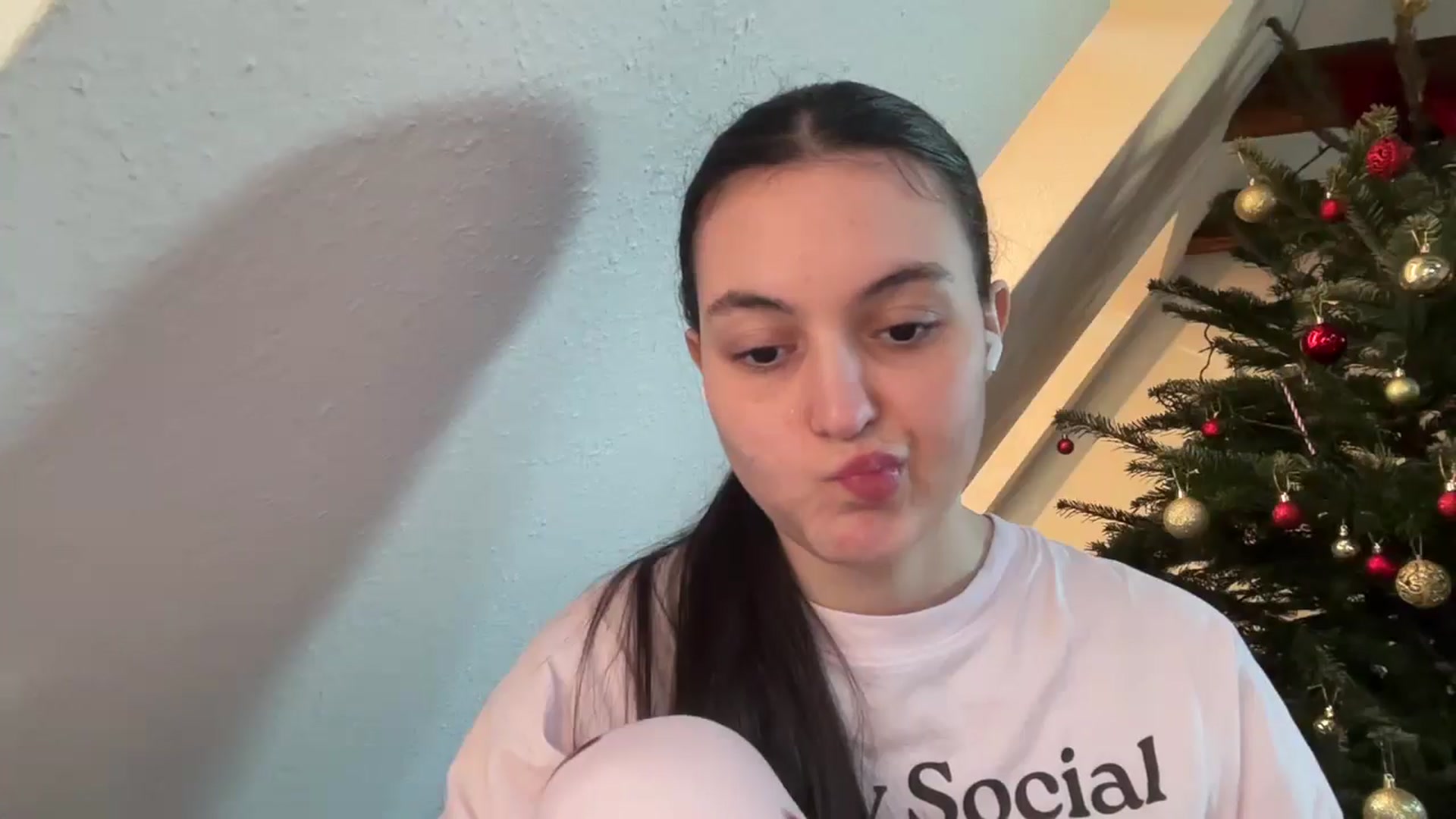 Gallery image thumbnail from IrisAmore's myfreecams stream on, 12/24/2025, 15:17 image 2 of 20