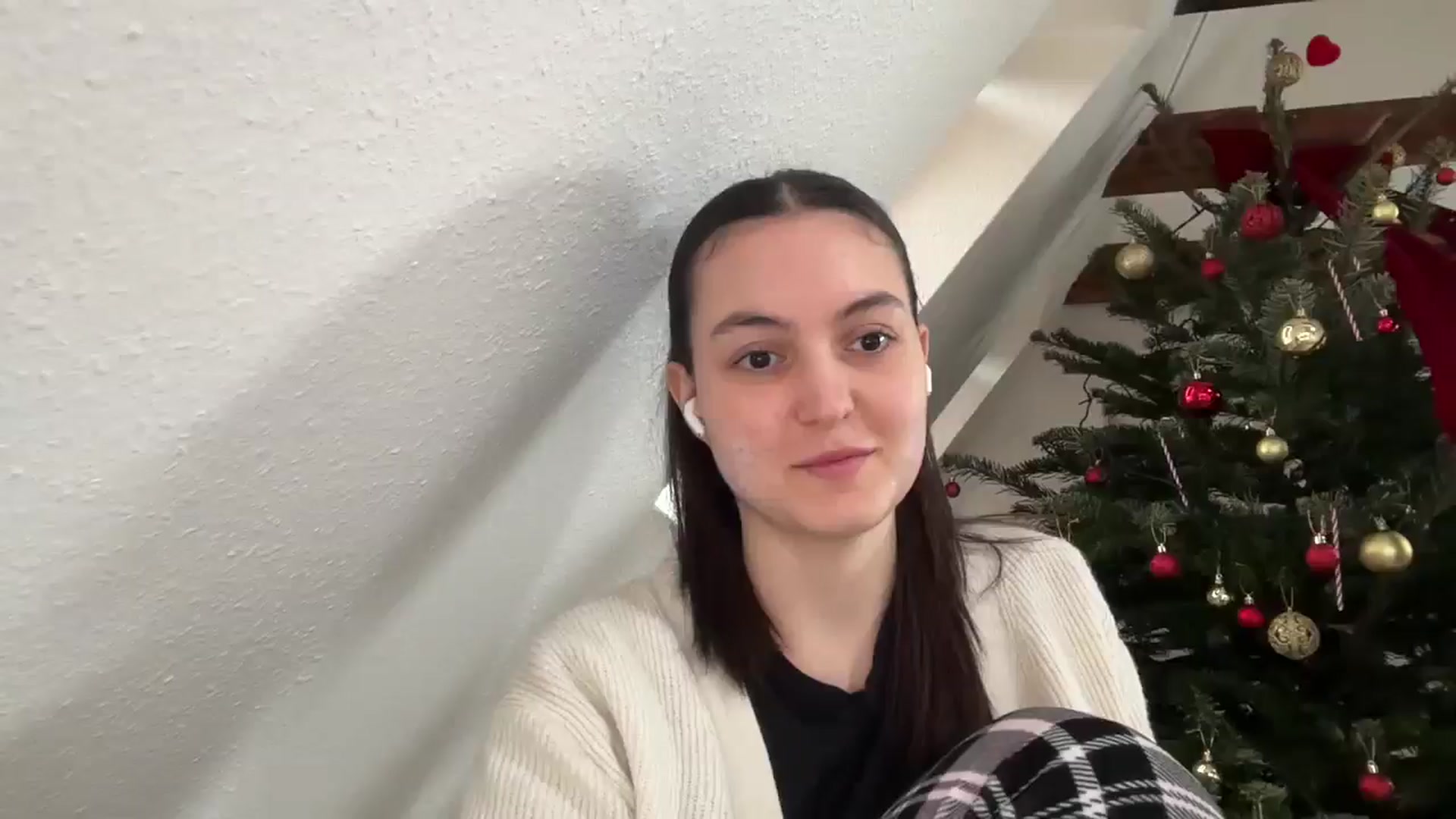 Gallery image thumbnail from IrisAmore's myfreecams stream on, 12/29/2025, 11:31 image 1 of 20