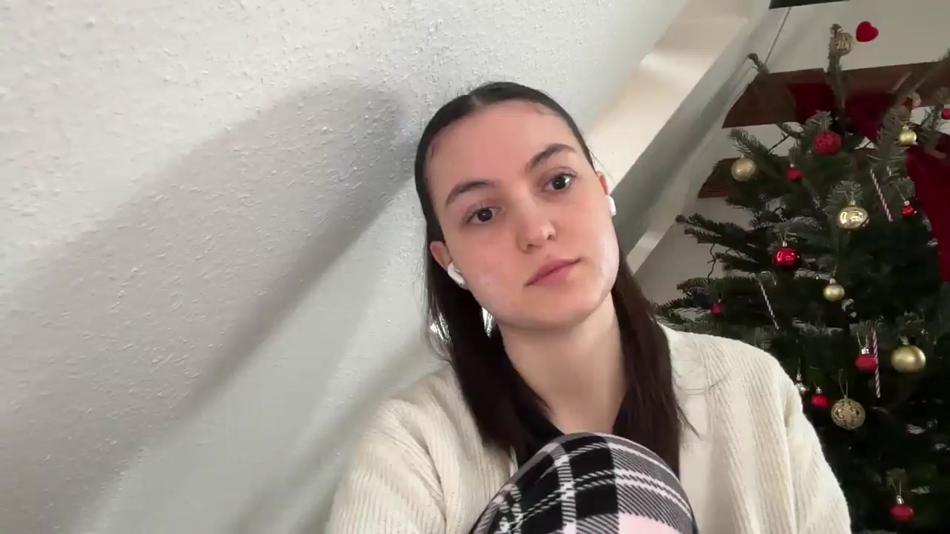 Gallery image thumbnail from IrisAmore's myfreecams stream on, 12/29/2025, 11:31 image 6 of 20