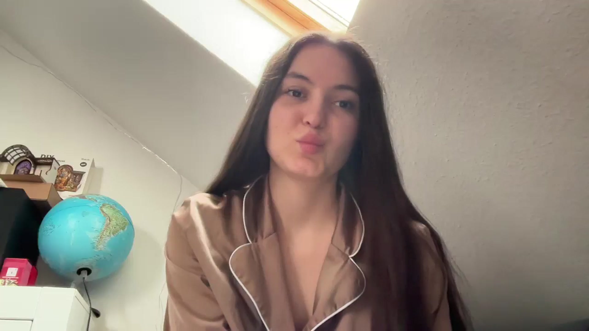 Gallery image thumbnail from IrisAmore's myfreecams stream on, 01/06/2026, 10:23 image 16 of 20