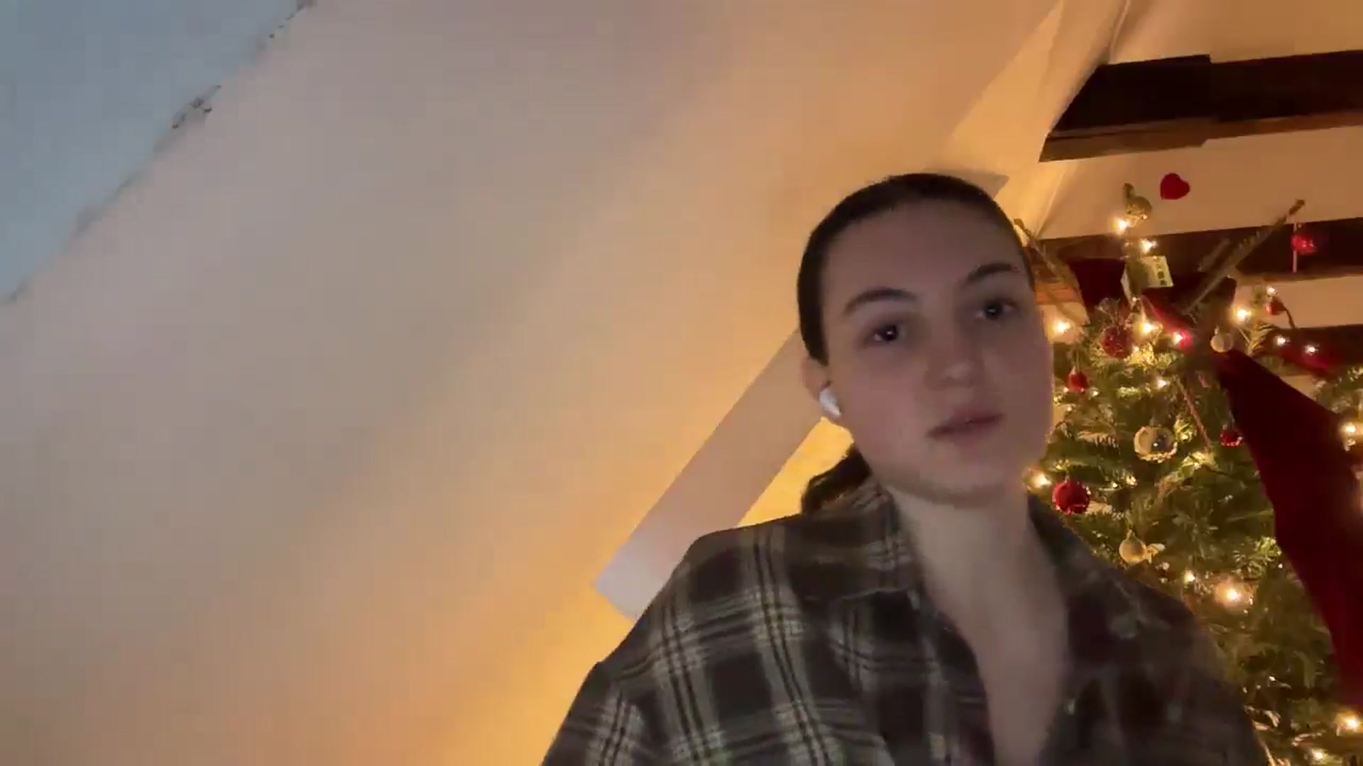 Gallery image thumbnail from IrisAmore's myfreecams stream on, 01/10/2026, 16:17 image 16 of 20