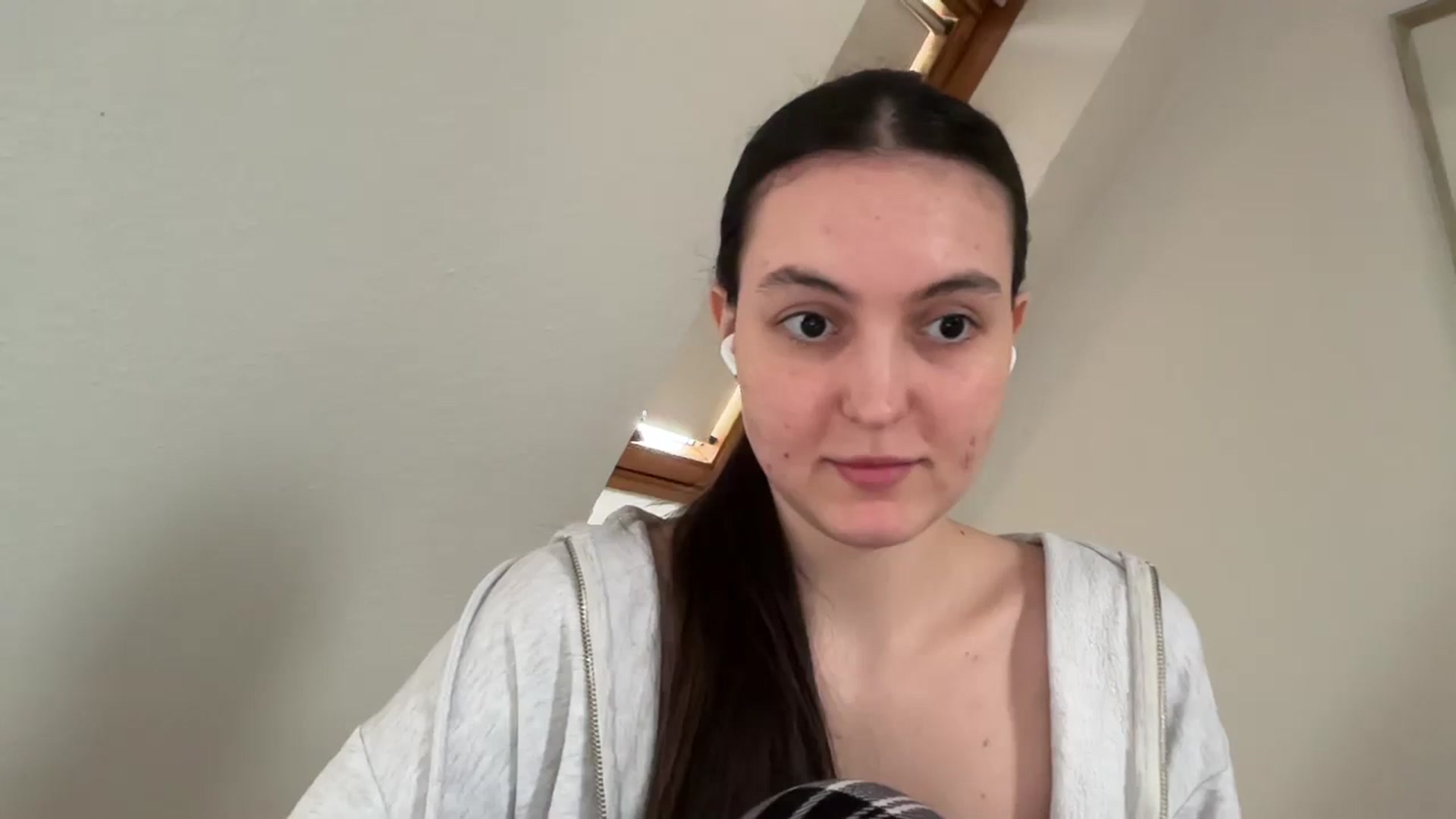 Gallery image thumbnail from IrisAmore's myfreecams stream on, 04/13/2026, 17:32 image 10 of 20