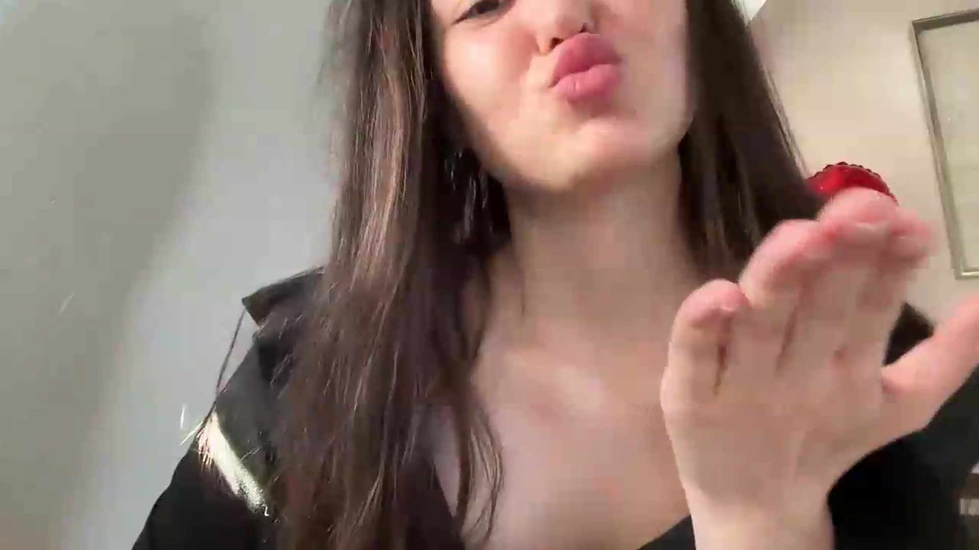 Gallery image thumbnail from IrisAmore's myfreecams stream on, 07/14/2026, 08:31 image 7 of 20