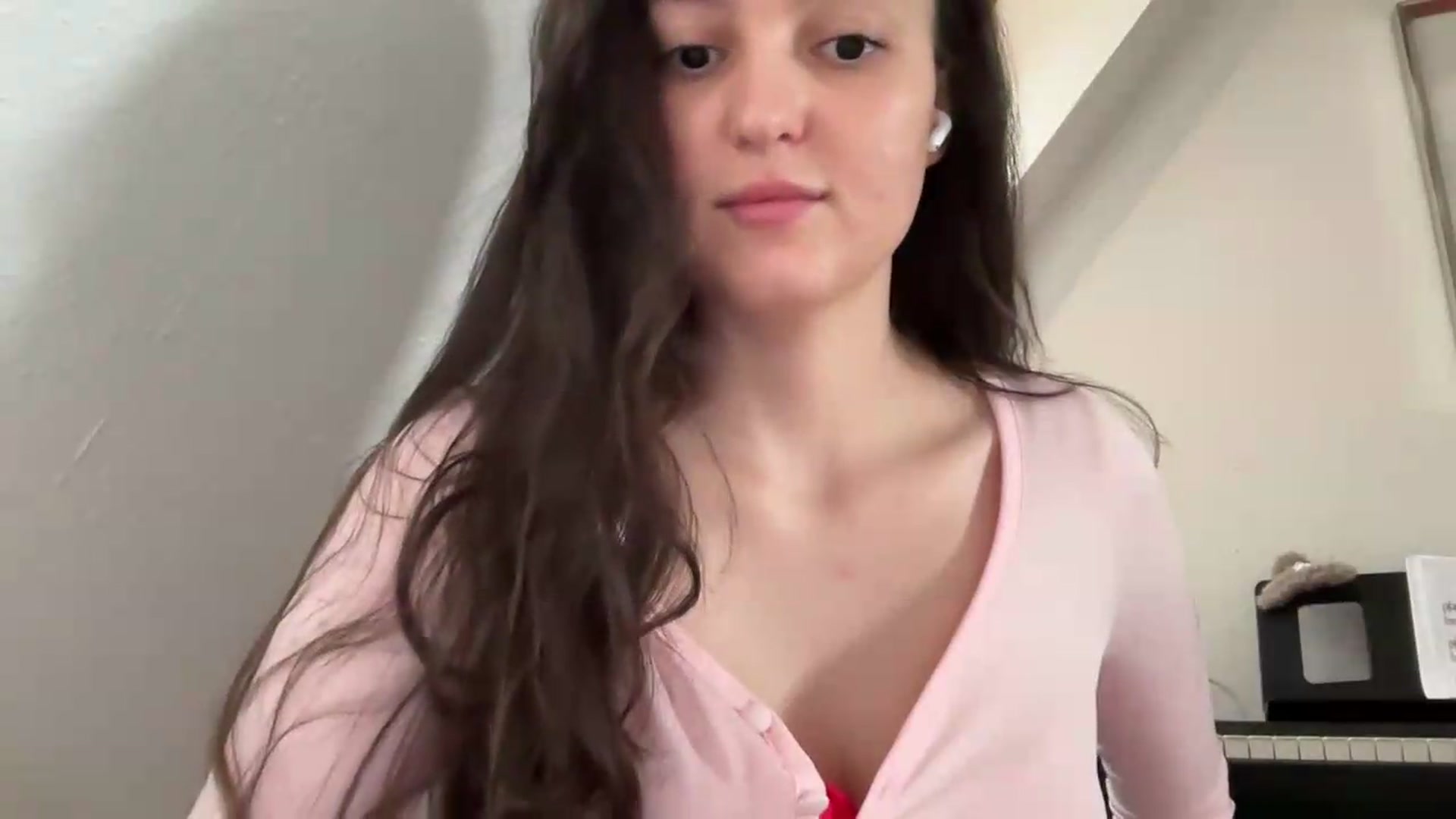 Gallery image thumbnail from IrisAmore's myfreecams stream on, 07/19/2026, 10:49 image 16 of 20