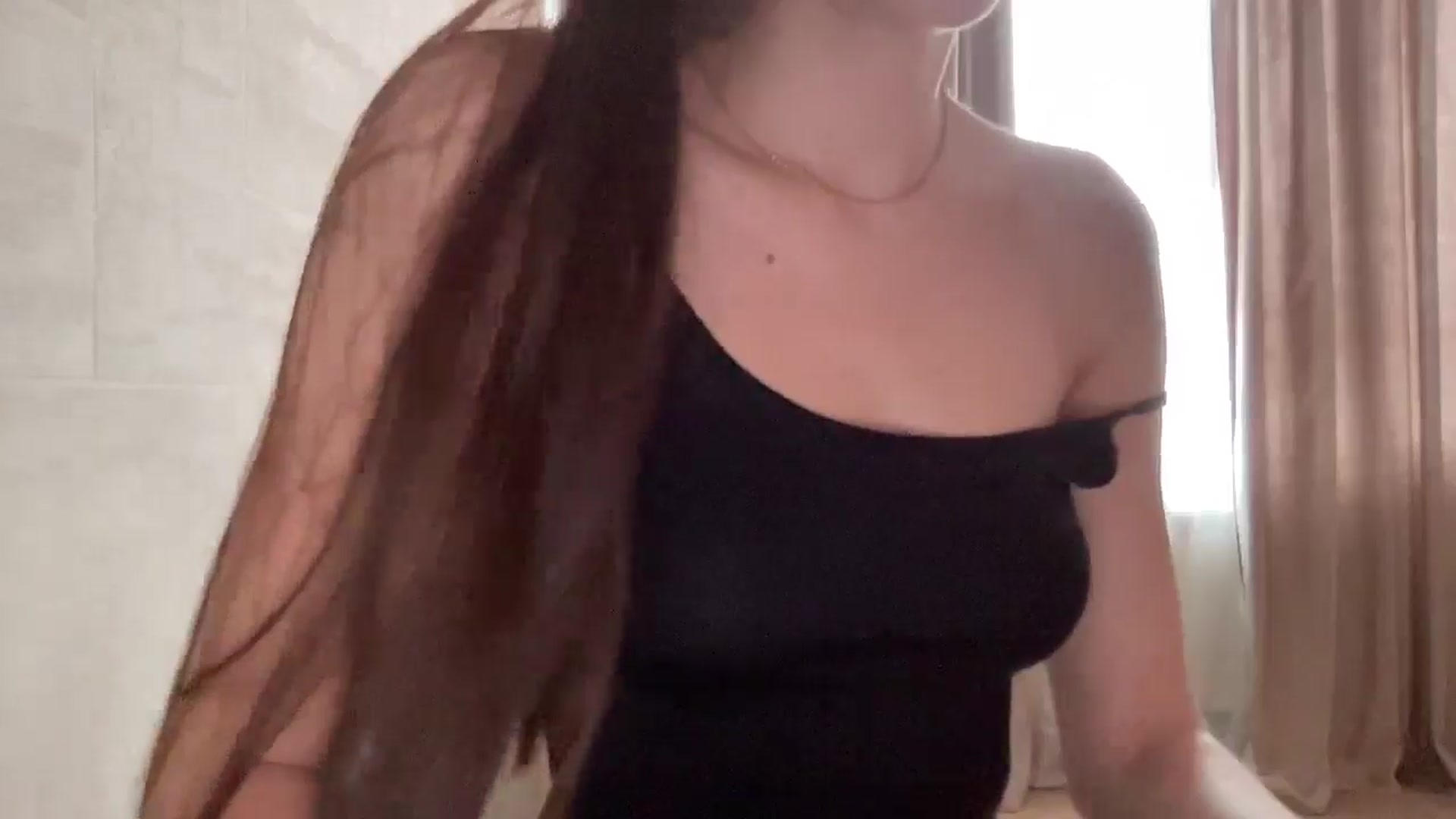 Gallery image thumbnail from IrisLittle's myfreecams stream on, 12/25/2025, 09:35 image 9 of 20