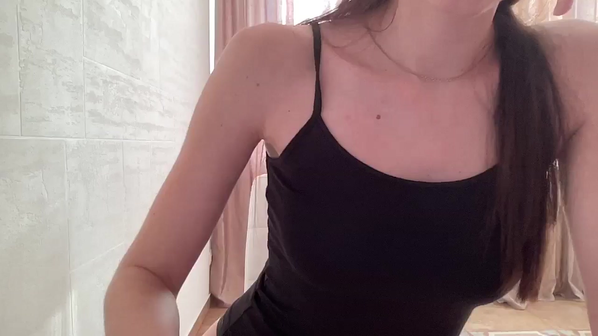 Gallery image thumbnail from IrisLittle's myfreecams stream on, 12/25/2025, 12:44 image 7 of 20