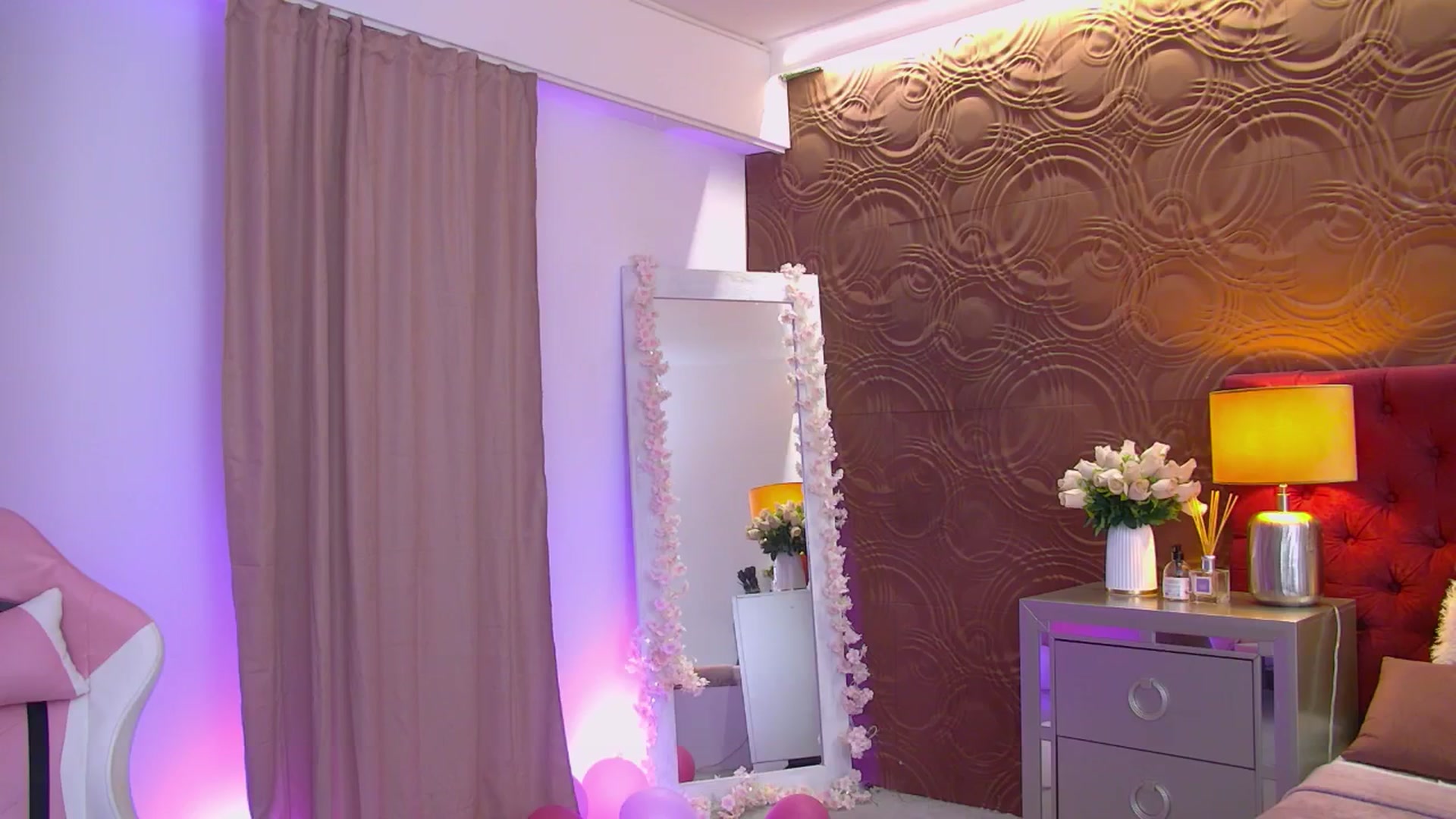 Gallery image thumbnail from IrisMonn's myfreecams stream on, 06/24/2025, 08:00 image 6 of 20