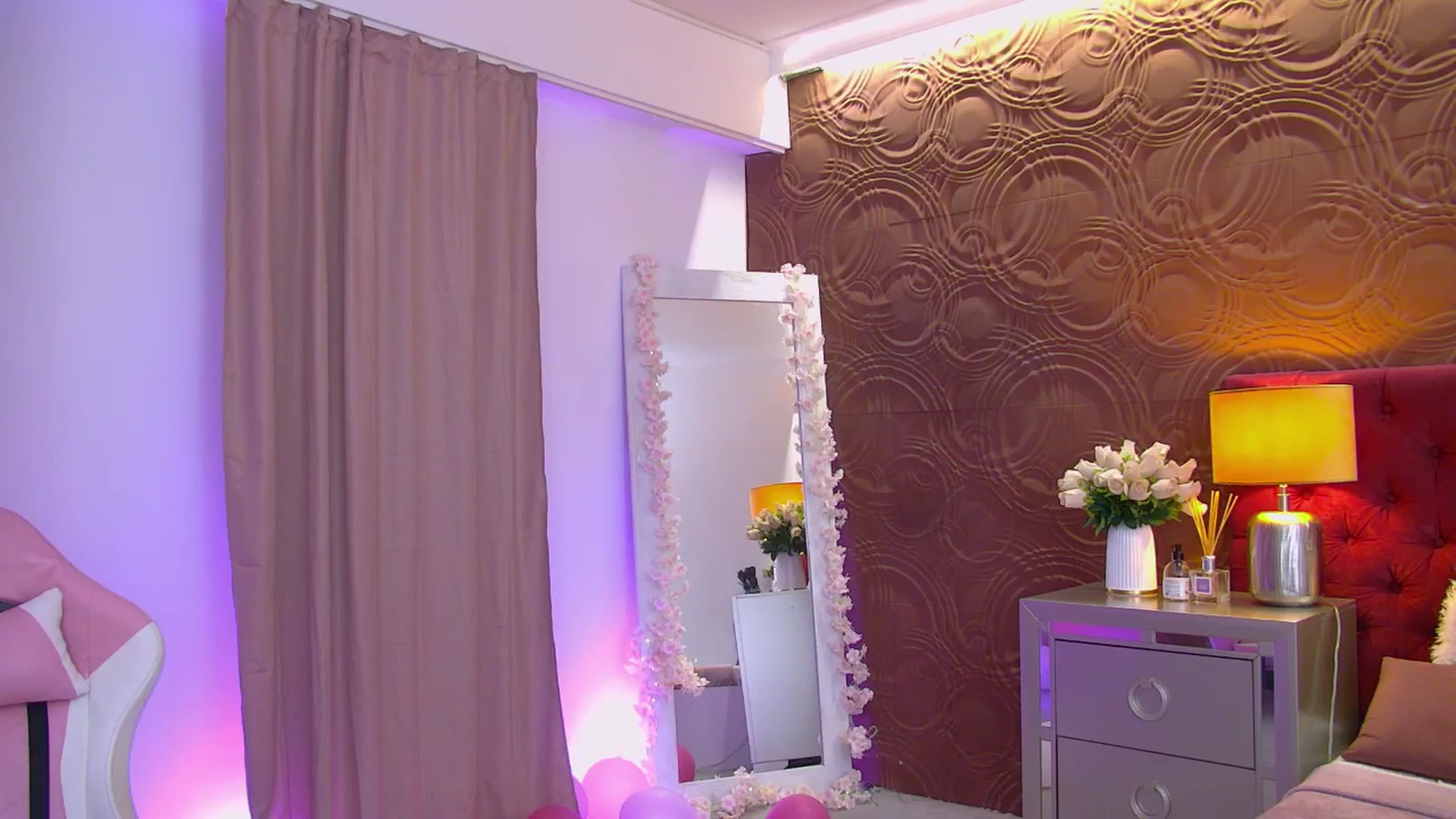 Gallery image thumbnail from IrisMonn's myfreecams stream on, 06/24/2025, 08:00 image 4 of 20