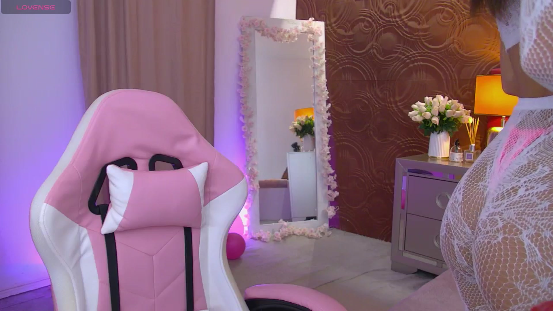 Gallery image thumbnail from IrisMonn's myfreecams stream on, 07/03/2025, 11:05 image 12 of 20