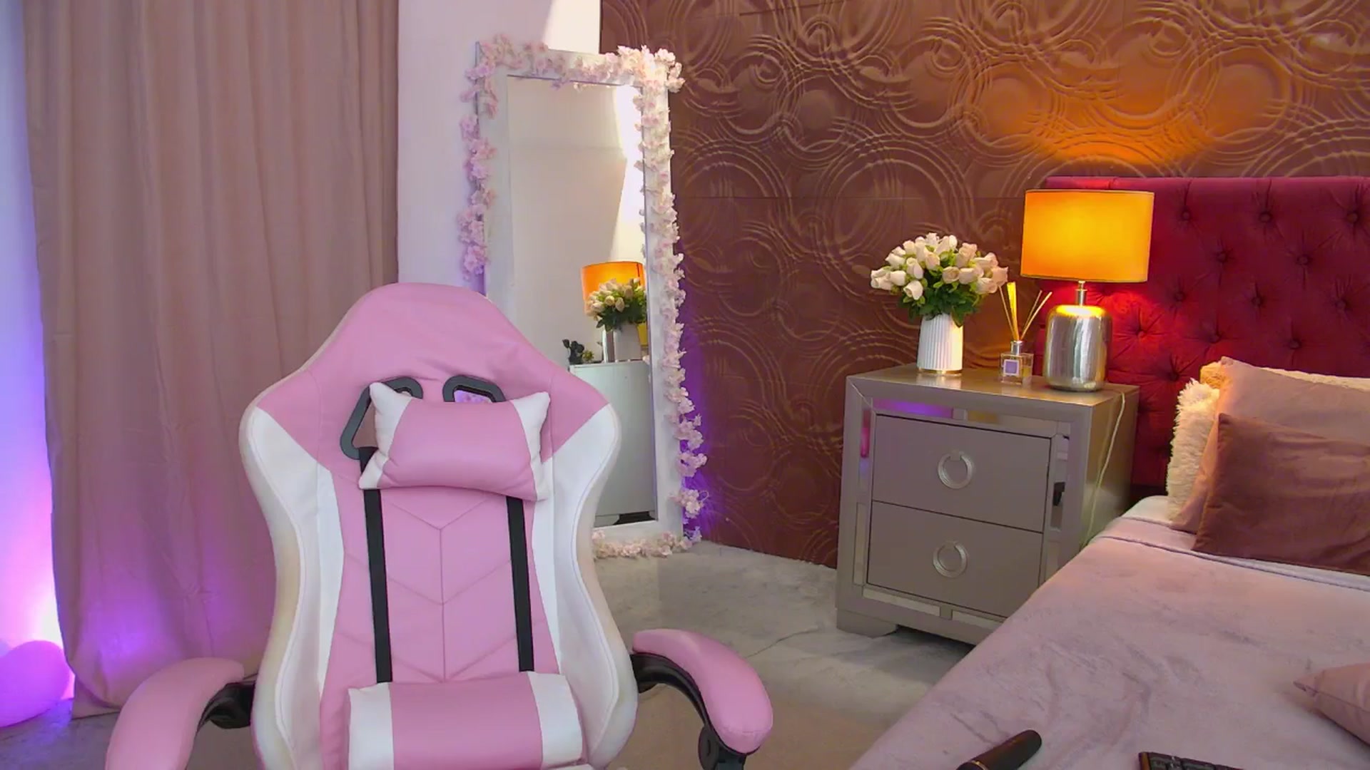 Gallery image thumbnail from IrisMonn's myfreecams stream on, 08/29/2025, 08:41 image 19 of 20