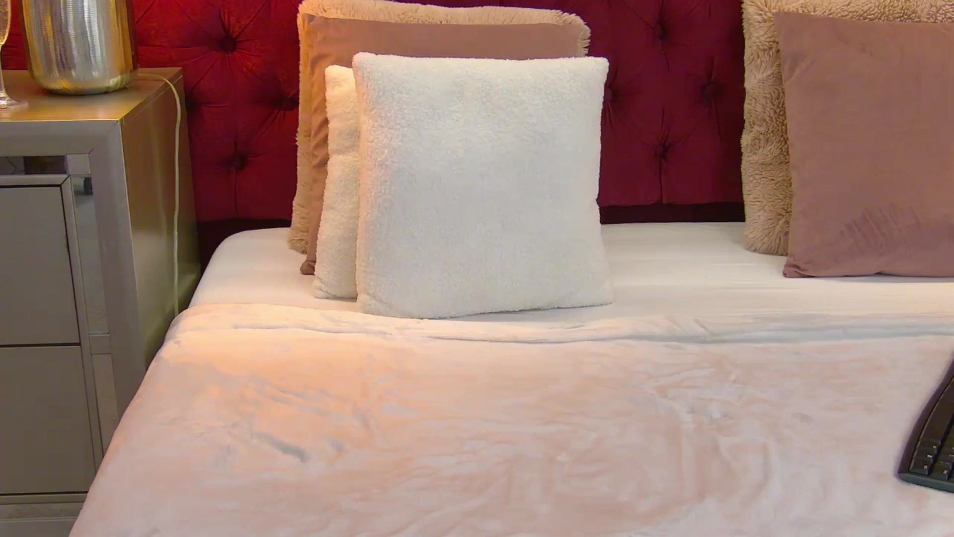Gallery image thumbnail from IrisMonn's myfreecams stream on, 11/18/2025, 08:56 image 18 of 20