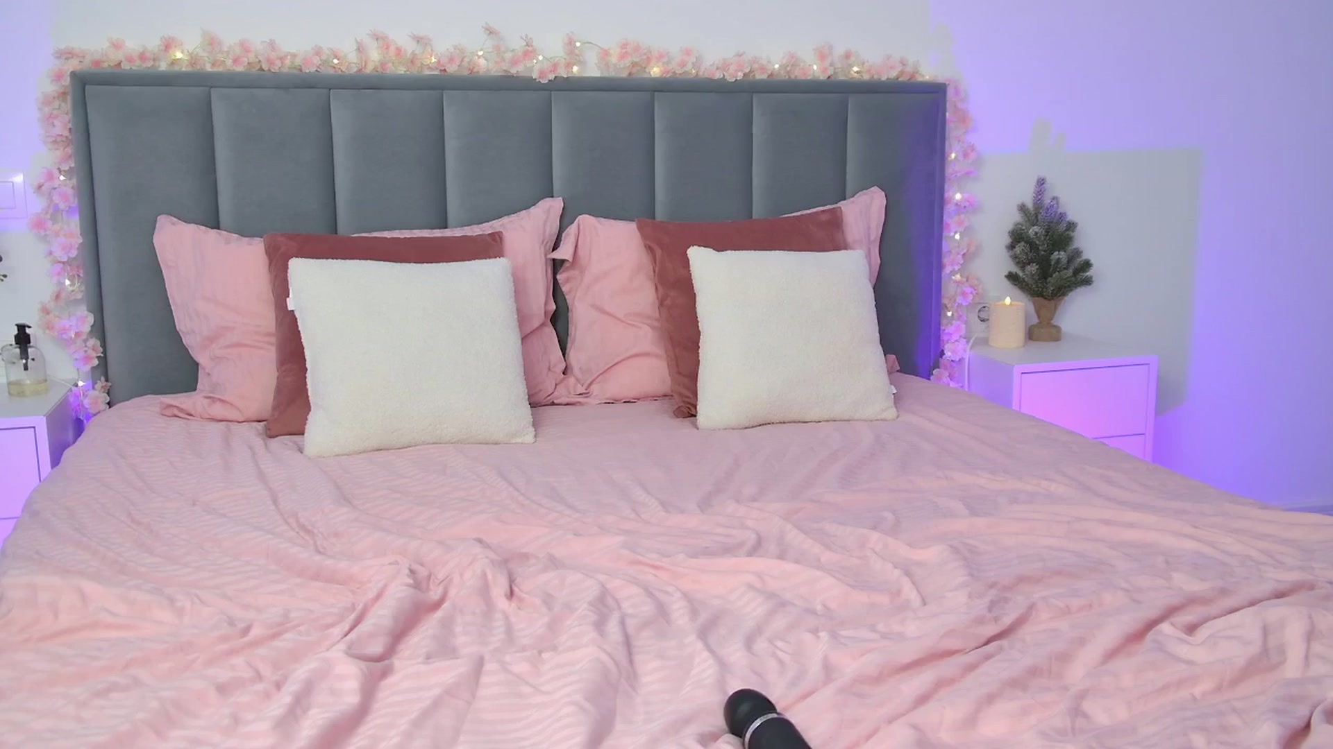 Gallery image thumbnail from IrisMonn's myfreecams stream on, 12/11/2025, 12:35 image 3 of 20