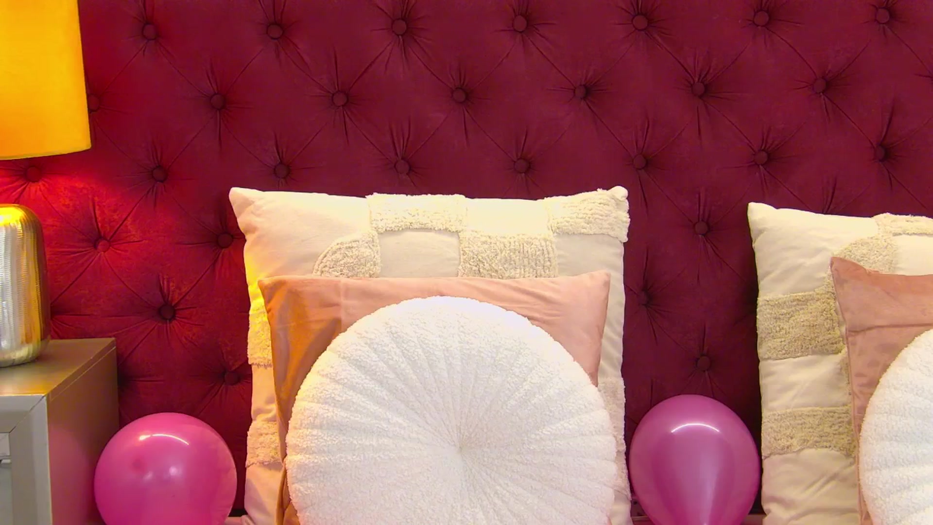 Gallery image thumbnail from IrisMonn's myfreecams stream on, 02/19/2026, 12:15 image 11 of 20