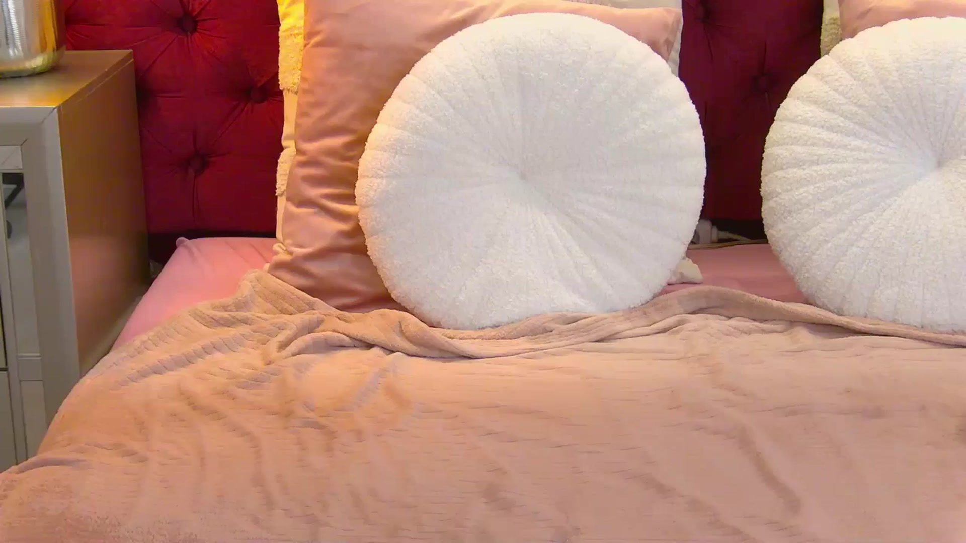 Gallery image thumbnail from IrisMonn's myfreecams stream on, 03/25/2026, 10:32 image 1 of 20