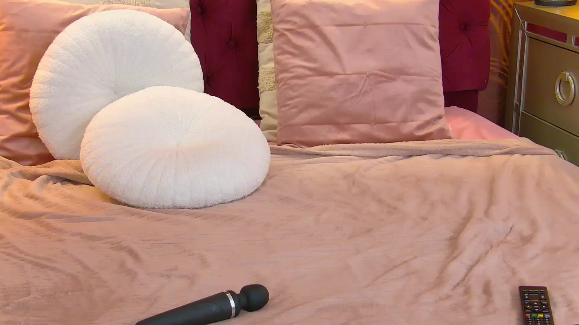Gallery image thumbnail from IrisMonn's myfreecams stream on, 03/25/2026, 10:32 image 11 of 20