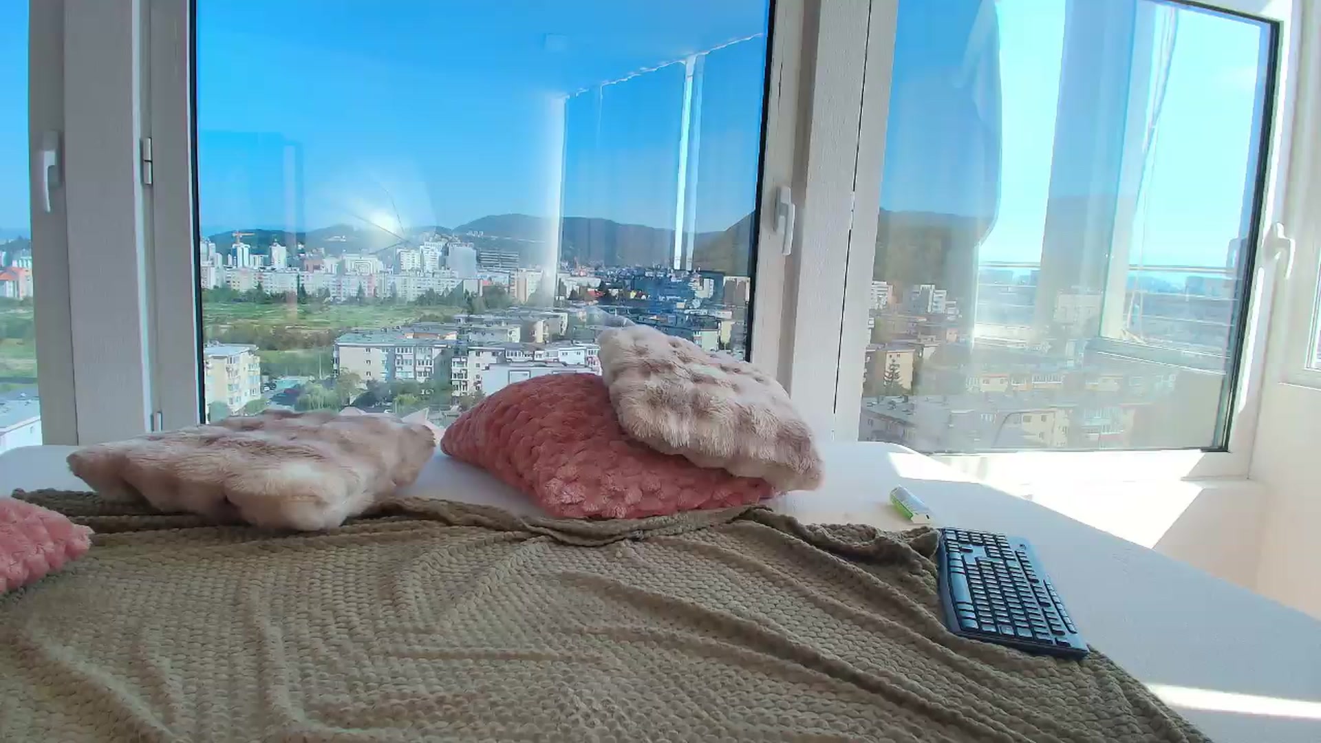 Gallery image thumbnail from IrisMonn's myfreecams stream on, 08/29/2026, 10:22 image 6 of 20