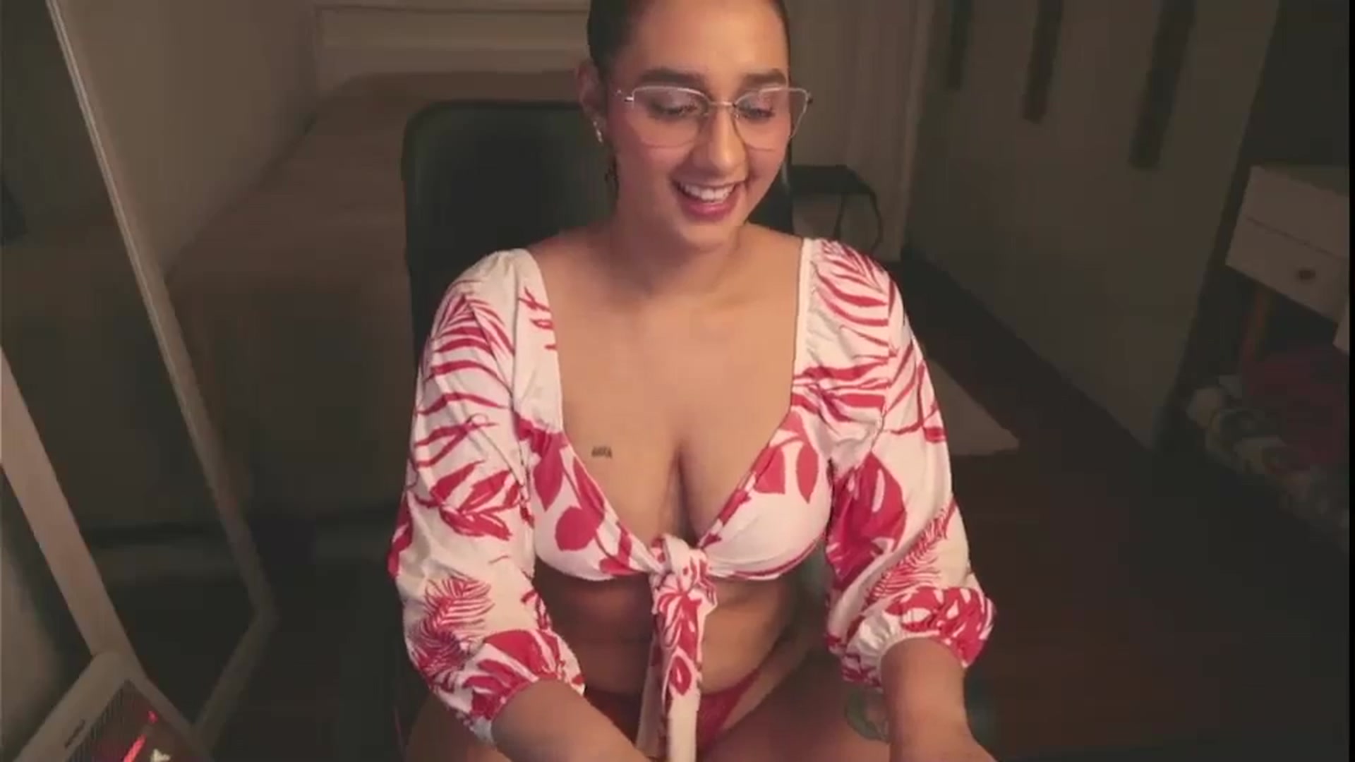 Gallery image thumbnail from Iris_'s myfreecams stream on, 07/16/2024, 06:59 image 10 of 20