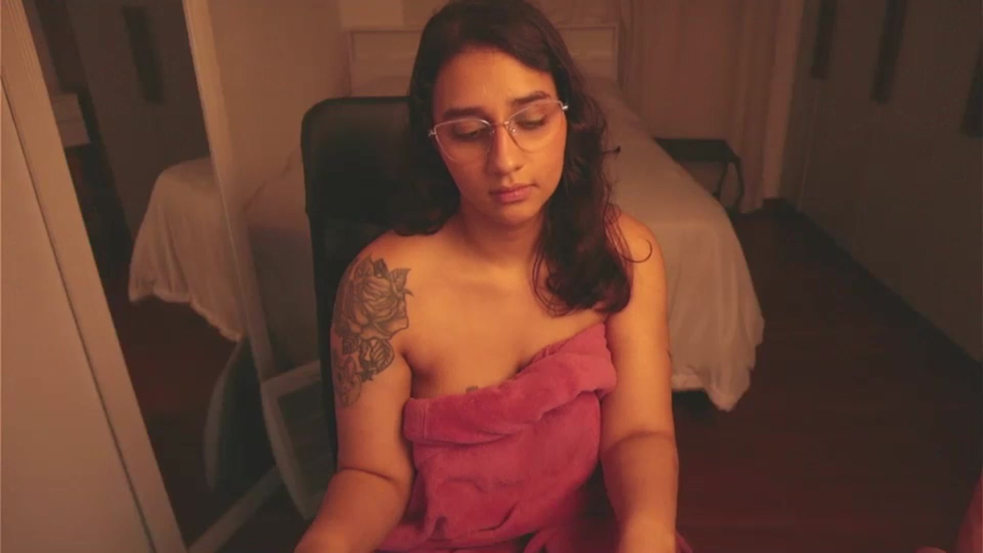 Gallery image thumbnail from Iris_'s myfreecams stream on, 11/16/2024, 09:27 image 17 of 20