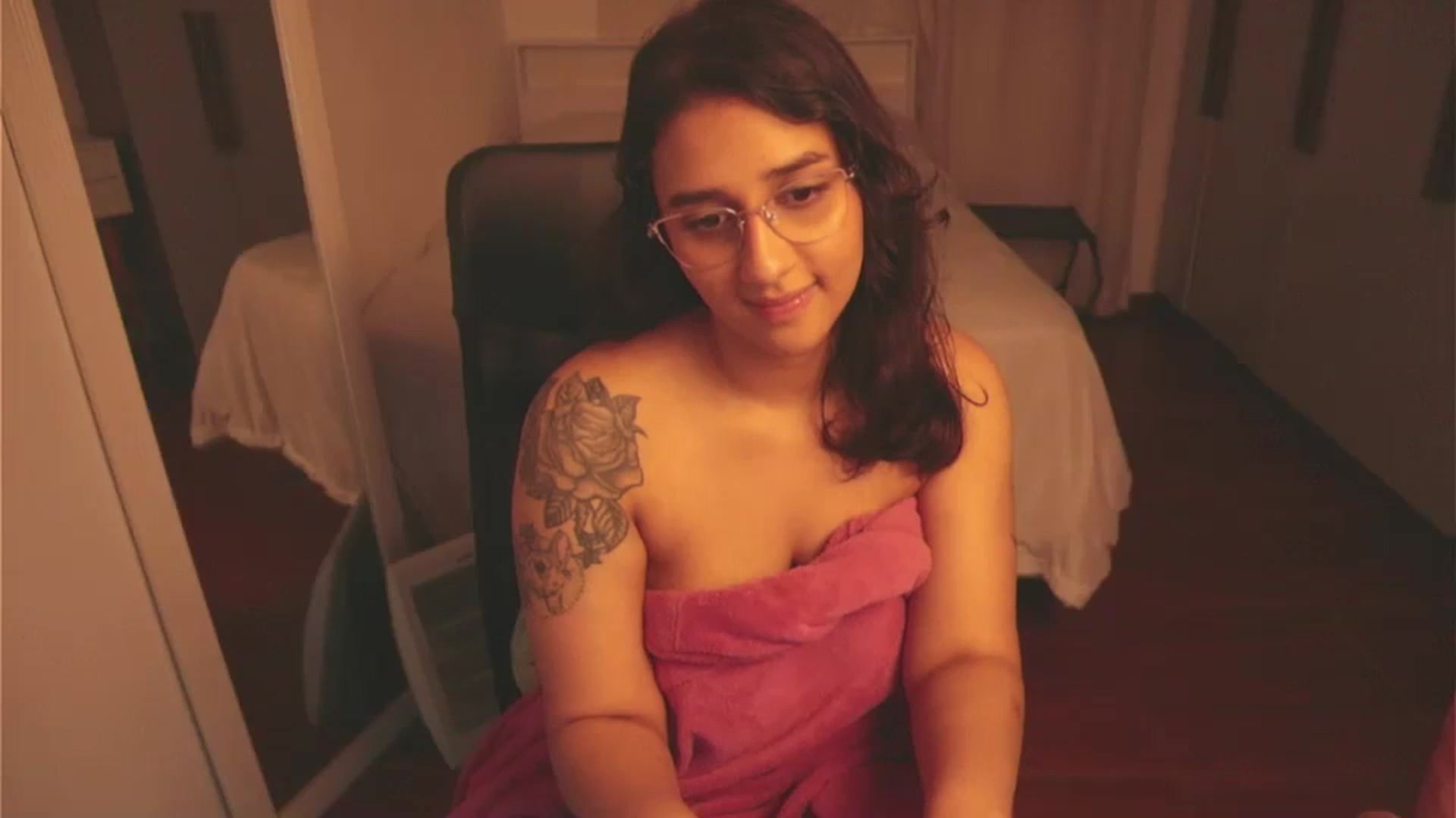 Gallery image thumbnail from Iris_'s myfreecams stream on, 11/16/2024, 09:27 image 15 of 20
