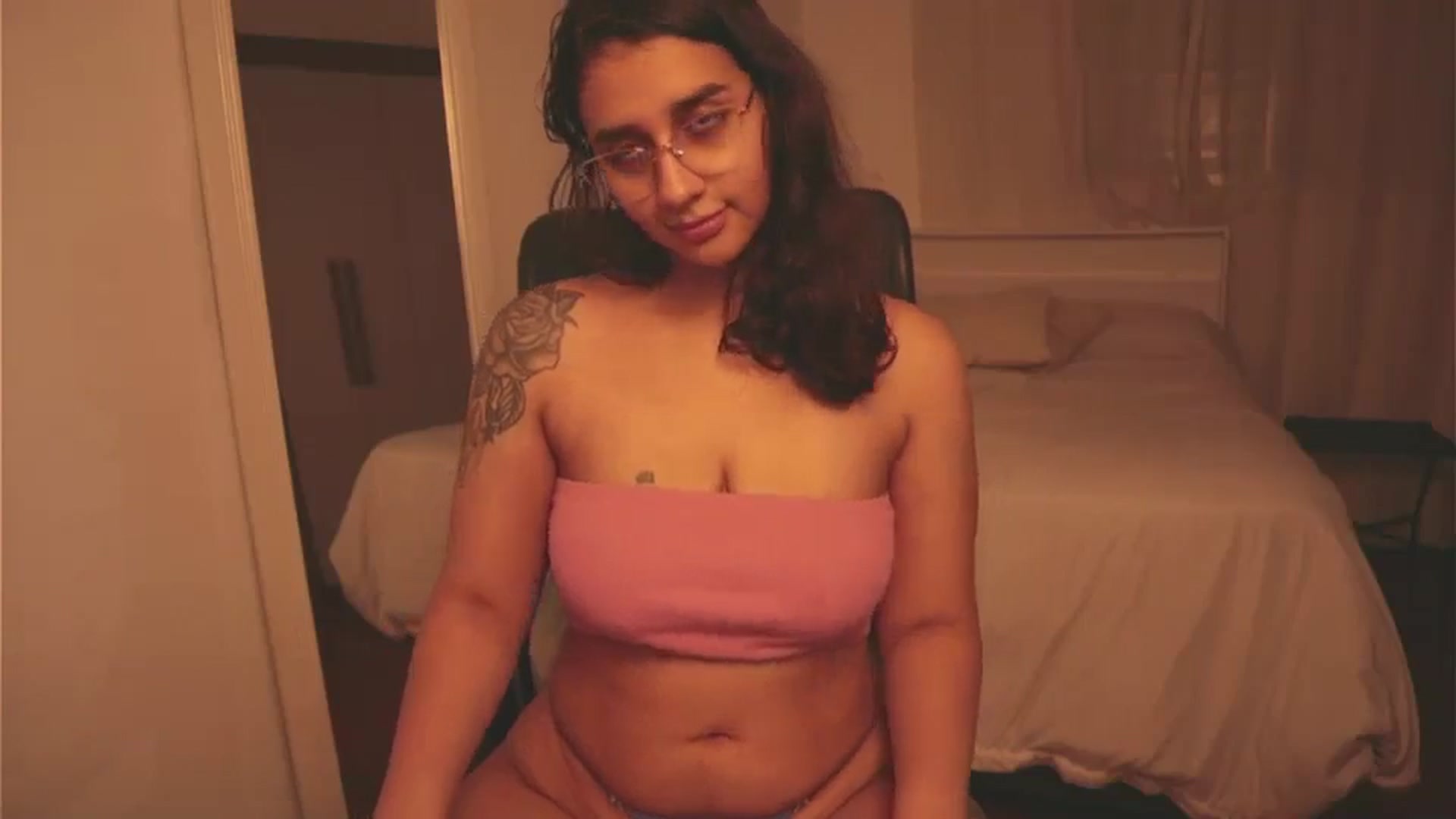 Gallery image thumbnail from Iris_'s myfreecams stream on, 12/13/2024, 07:54 image 4 of 20