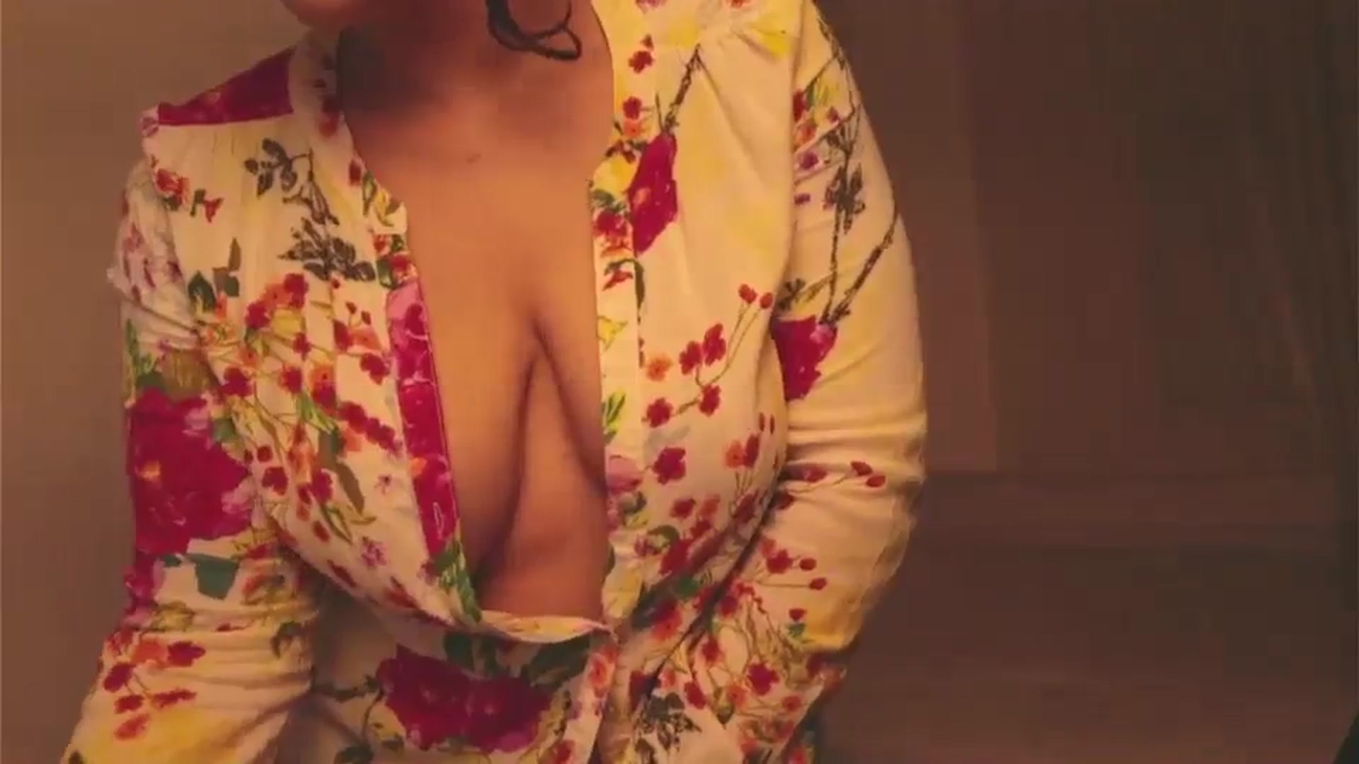 Gallery image thumbnail from Iris_'s myfreecams stream on, 02/08/2025, 08:58 image 17 of 20