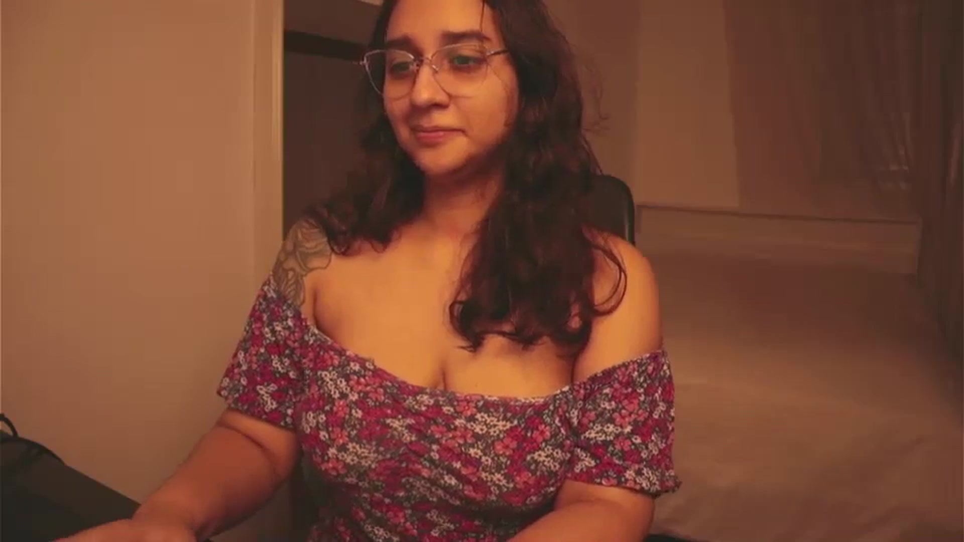 Gallery image thumbnail from Iris_'s myfreecams stream on, 03/12/2025, 08:04 image 3 of 20