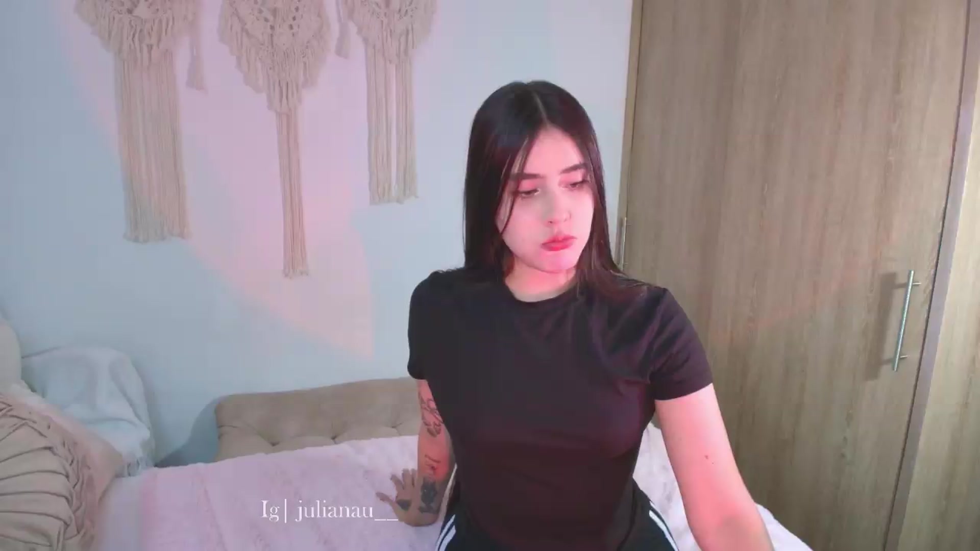 Gallery image thumbnail from Iris_westt's myfreecams stream on, 09/25/2026, 01:33 image 14 of 20
