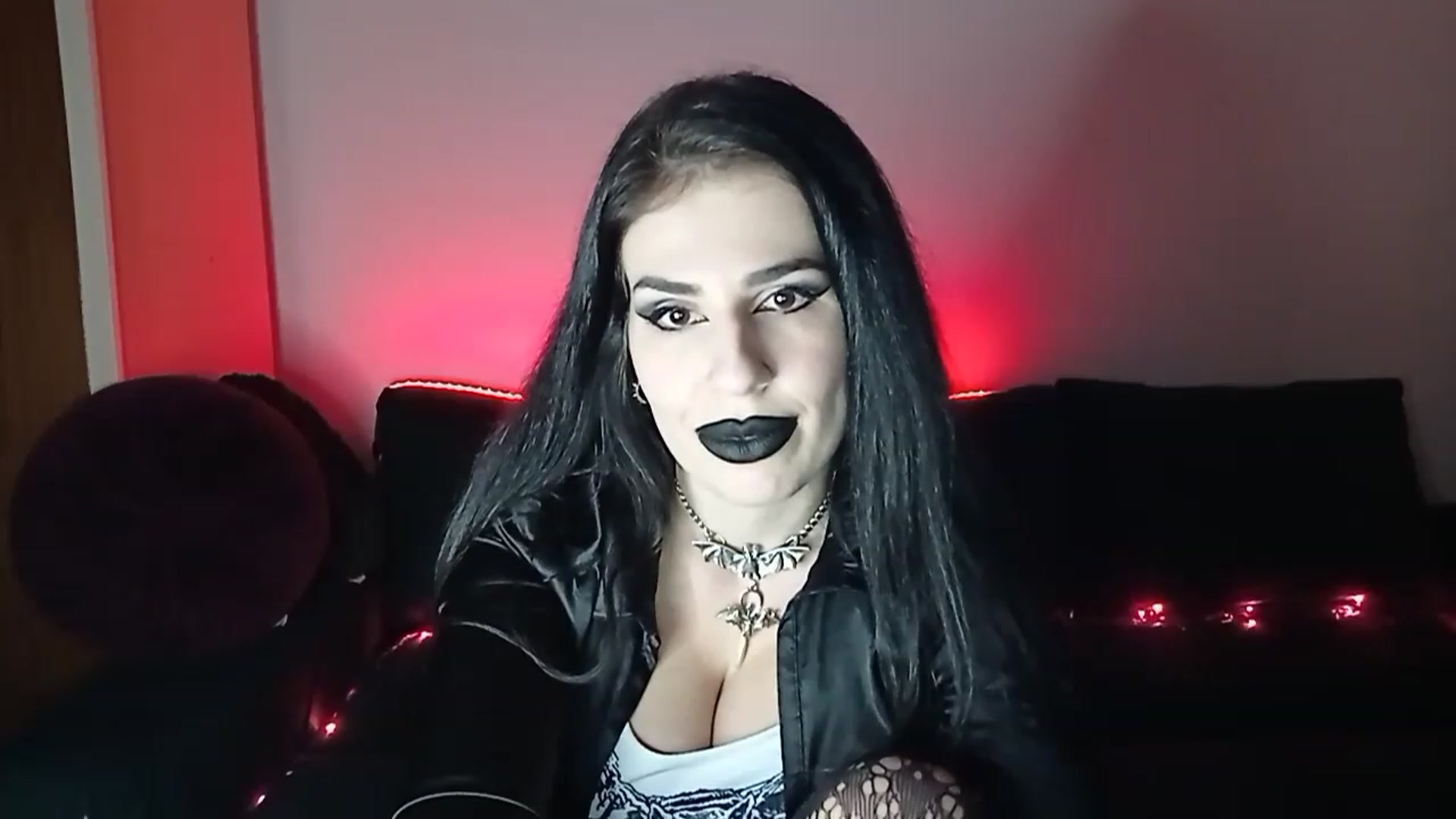 Gallery image thumbnail from Iron_Rose's myfreecams stream on, 02/03/2023, 16:00 image 8 of 20