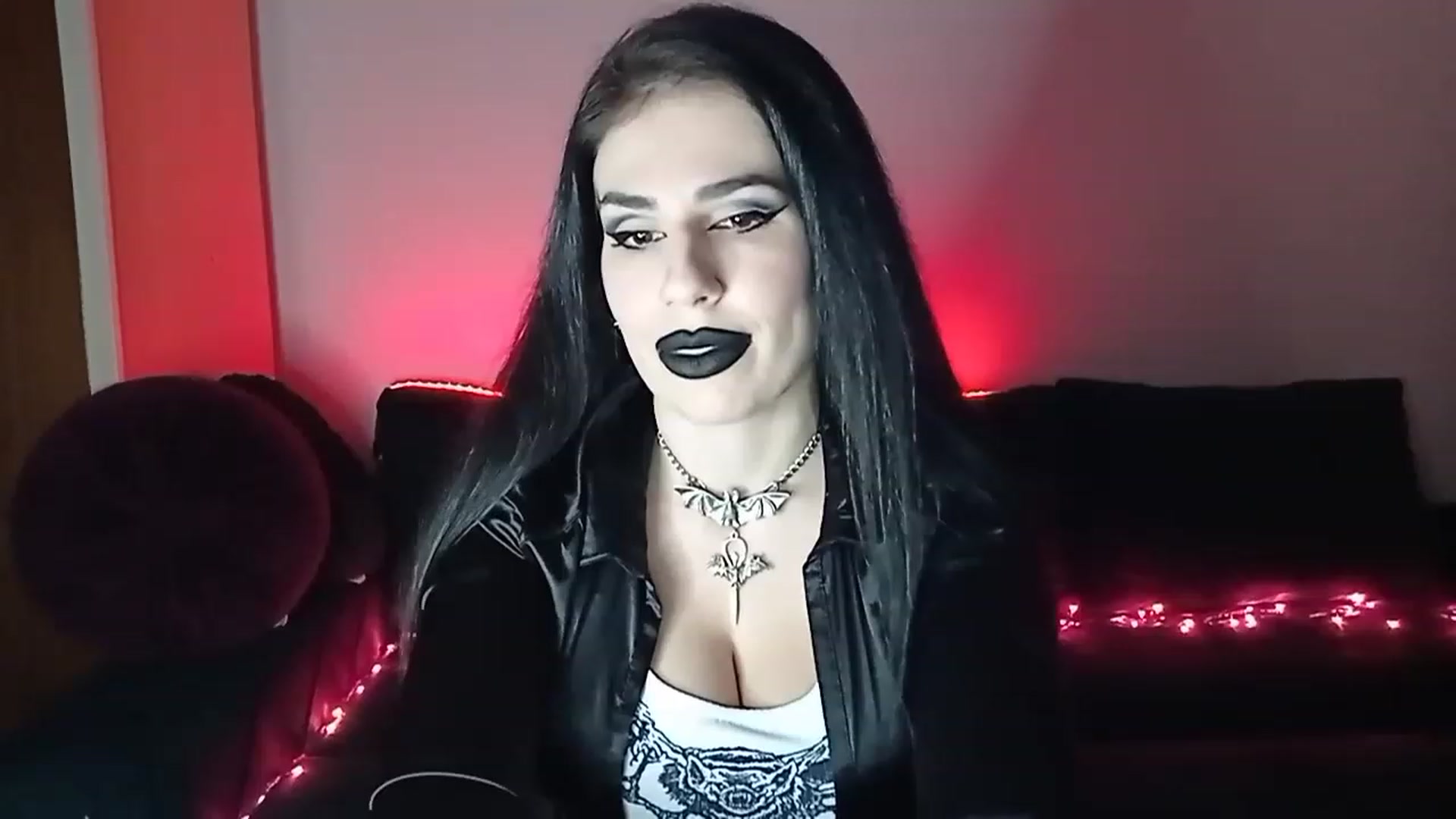 Gallery image thumbnail from Iron_Rose's myfreecams stream on, 02/03/2023, 16:00 image 12 of 20