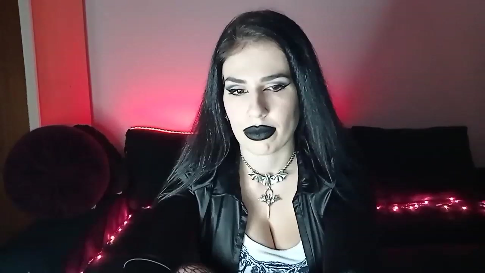 Gallery image thumbnail from Iron_Rose's myfreecams stream on, 02/03/2023, 16:00 image 16 of 20