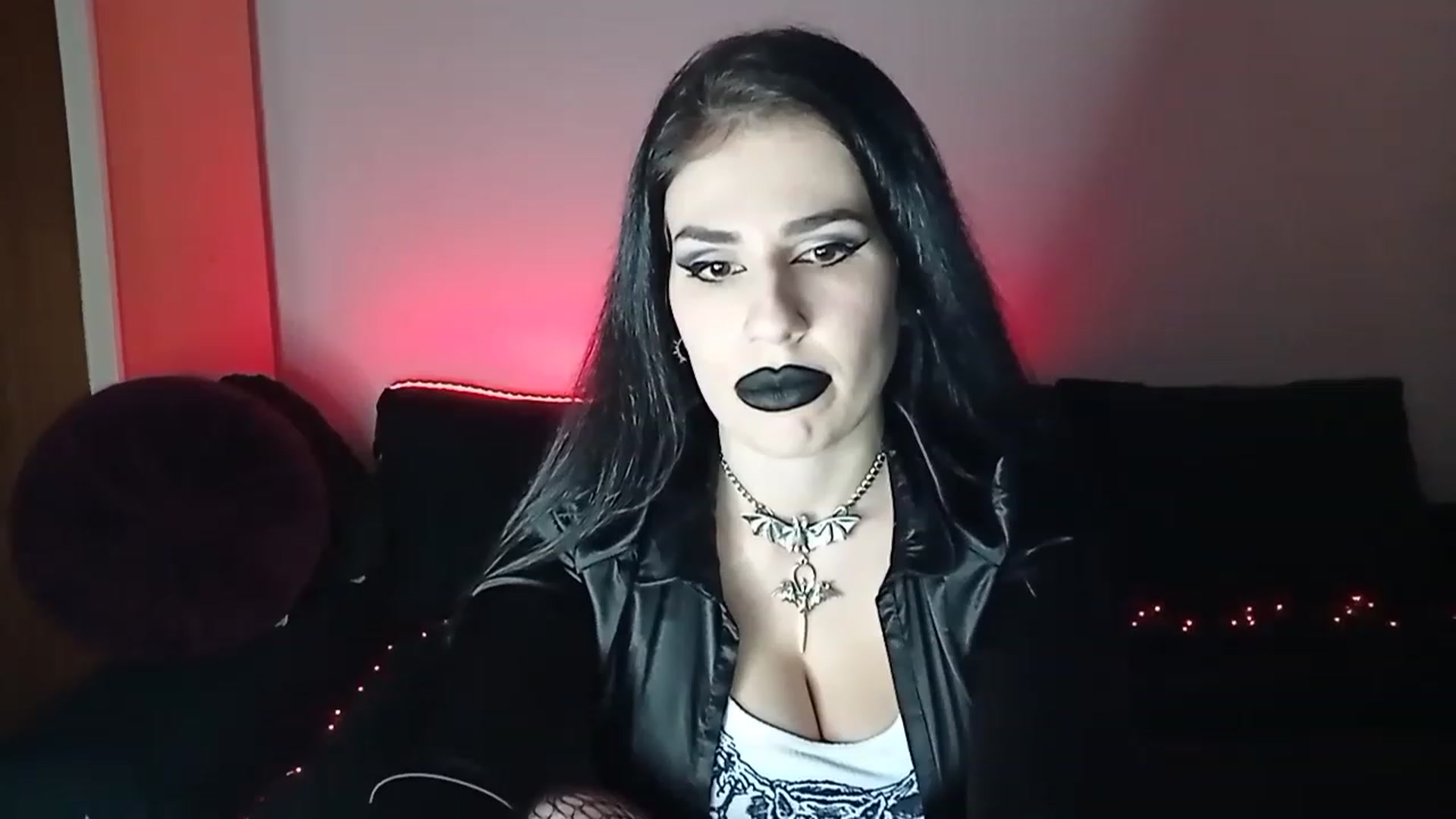 Gallery image thumbnail from Iron_Rose's myfreecams stream on, 02/03/2023, 16:00 image 15 of 20