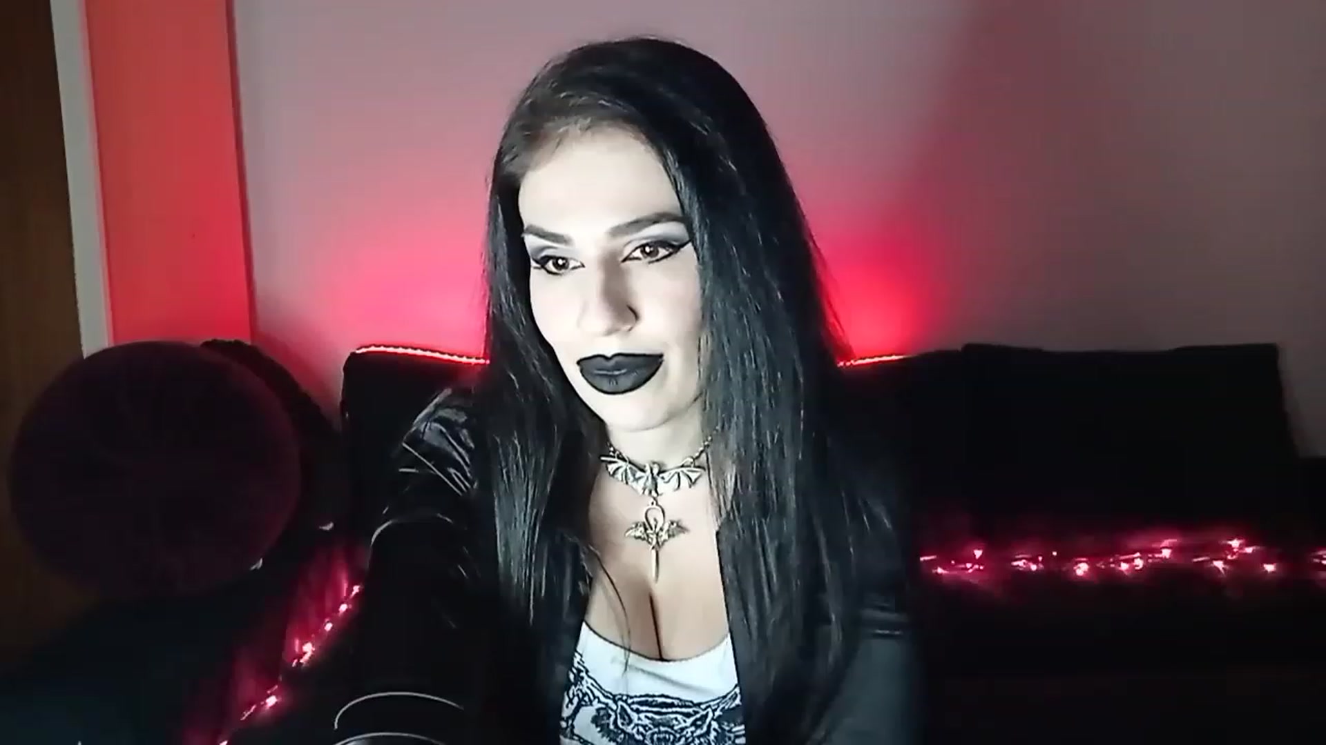 Gallery image thumbnail from Iron_Rose's myfreecams stream on, 02/03/2023, 16:00 image 10 of 20