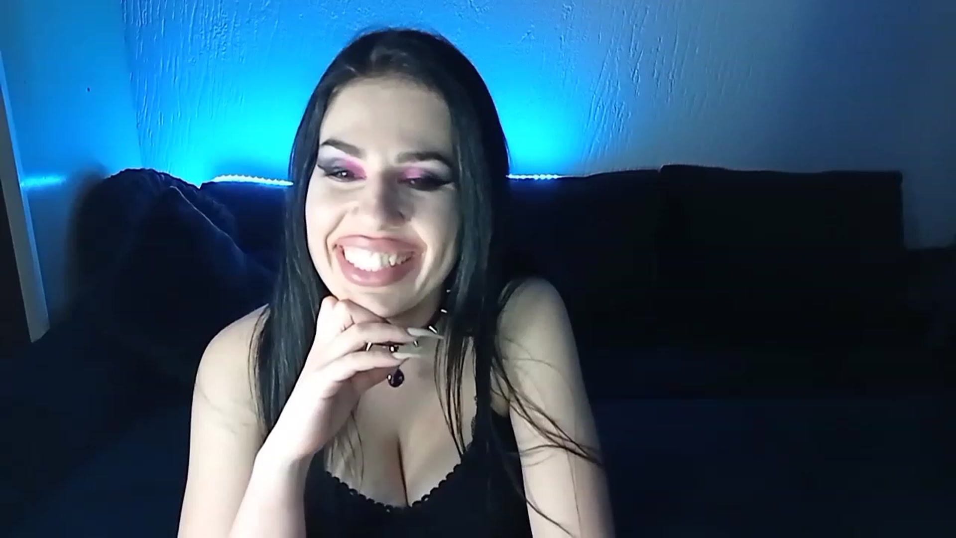 Gallery image thumbnail from Iron_Rose's myfreecams stream on, 03/01/2023, 18:21 image 6 of 20