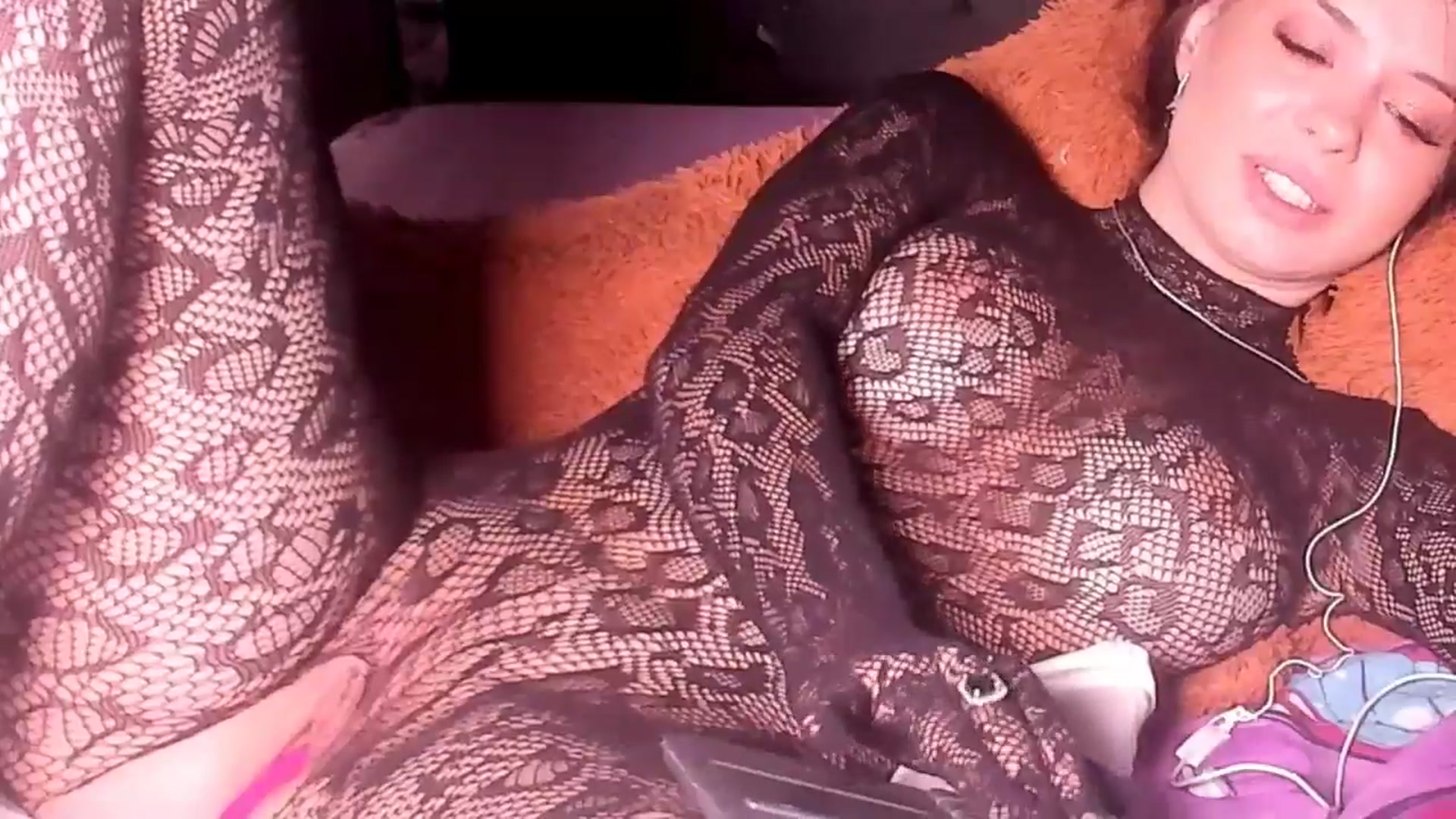 Gallery image thumbnail from Irrenehotgirl's myfreecams stream on, 10/18/2025, 24:00 image 19 of 20