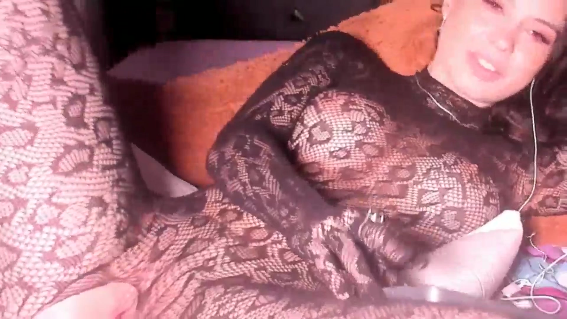Gallery image thumbnail from Irrenehotgirl's myfreecams stream on, 10/18/2025, 24:00 image 3 of 20