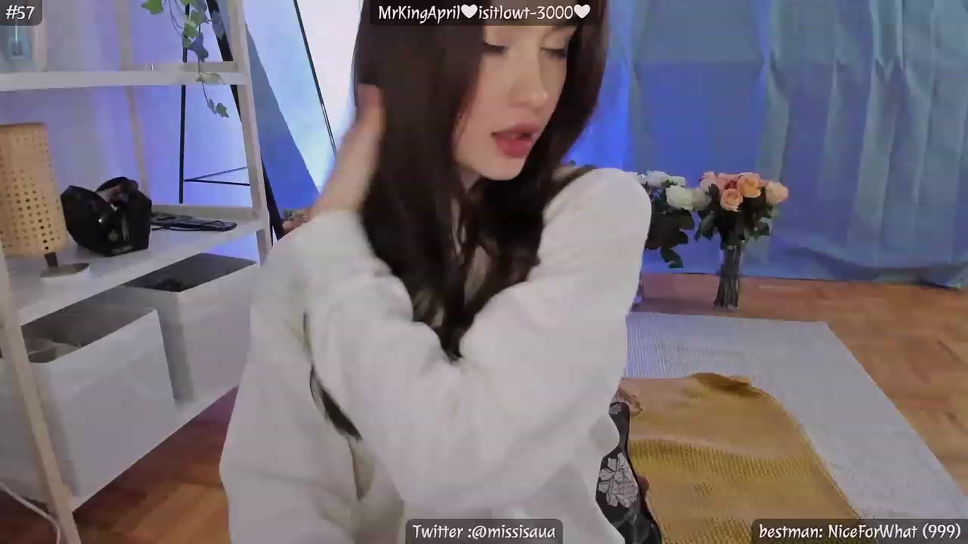 Gallery image thumbnail from IsaInLove's myfreecams stream on, 04/03/2023, 22:03 image 5 of 20