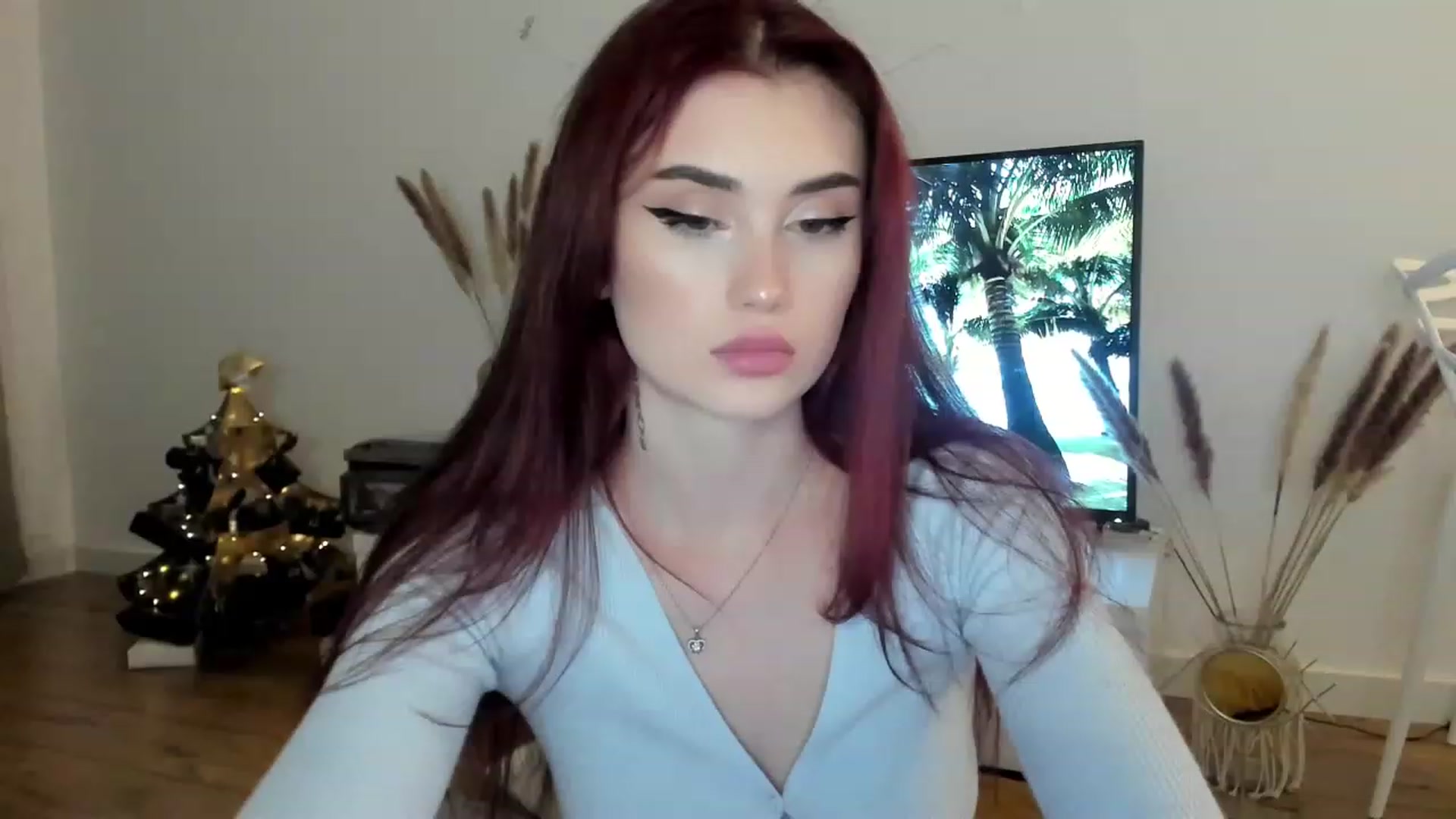 Gallery image thumbnail from IsaPeach's myfreecams stream on, 11/15/2022, 01:00 image 4 of 20