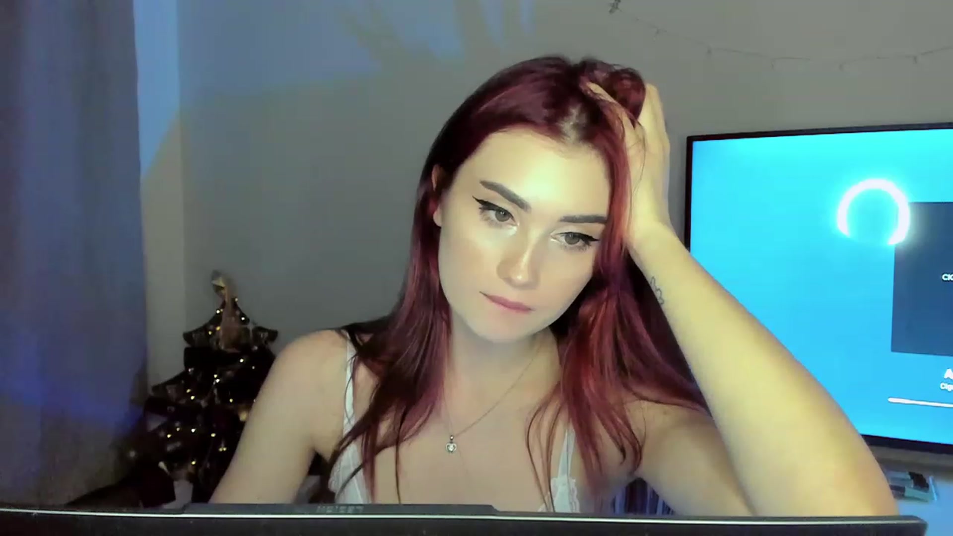 Gallery image thumbnail from IsaPeach's myfreecams stream on, 11/21/2022, 21:43 image 4 of 20