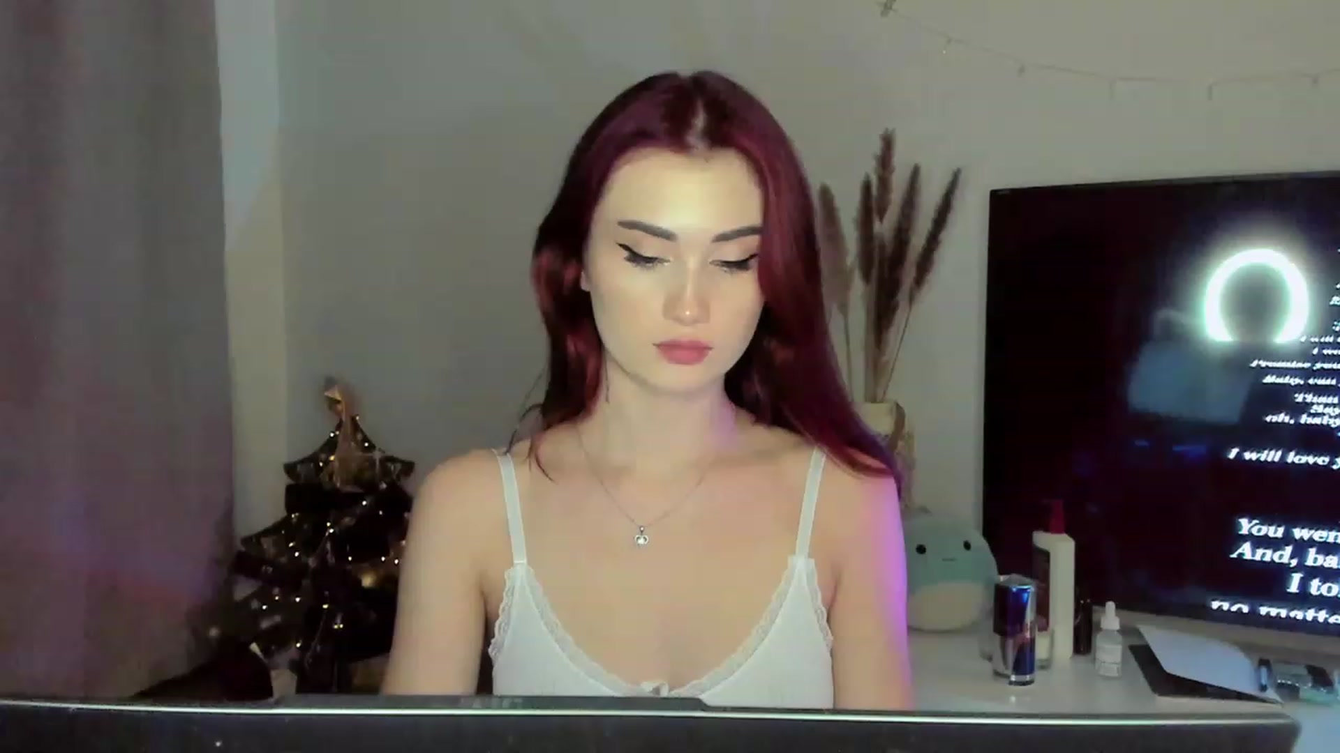 Gallery image thumbnail from IsaPeach's myfreecams stream on, 11/21/2022, 21:43 image 8 of 20