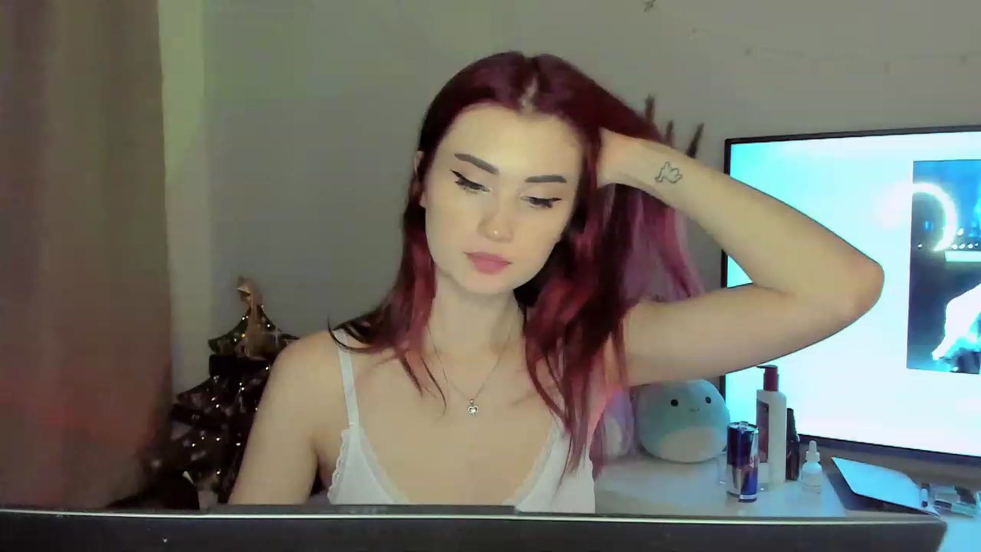 Gallery image thumbnail from IsaPeach's myfreecams stream on, 11/21/2022, 21:43 image 10 of 20