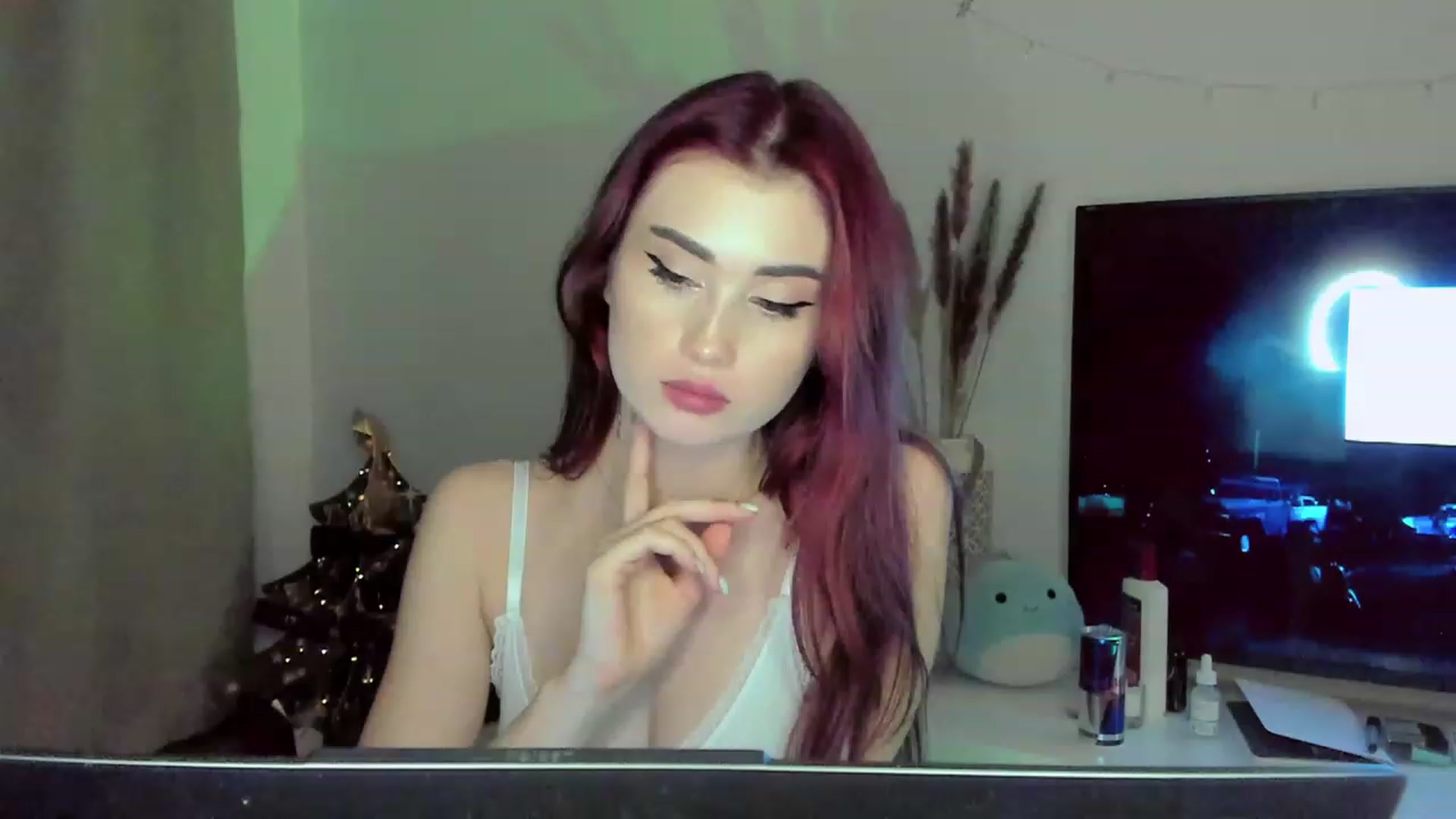 Gallery image thumbnail from IsaPeach's myfreecams stream on, 11/21/2022, 21:43 image 9 of 20