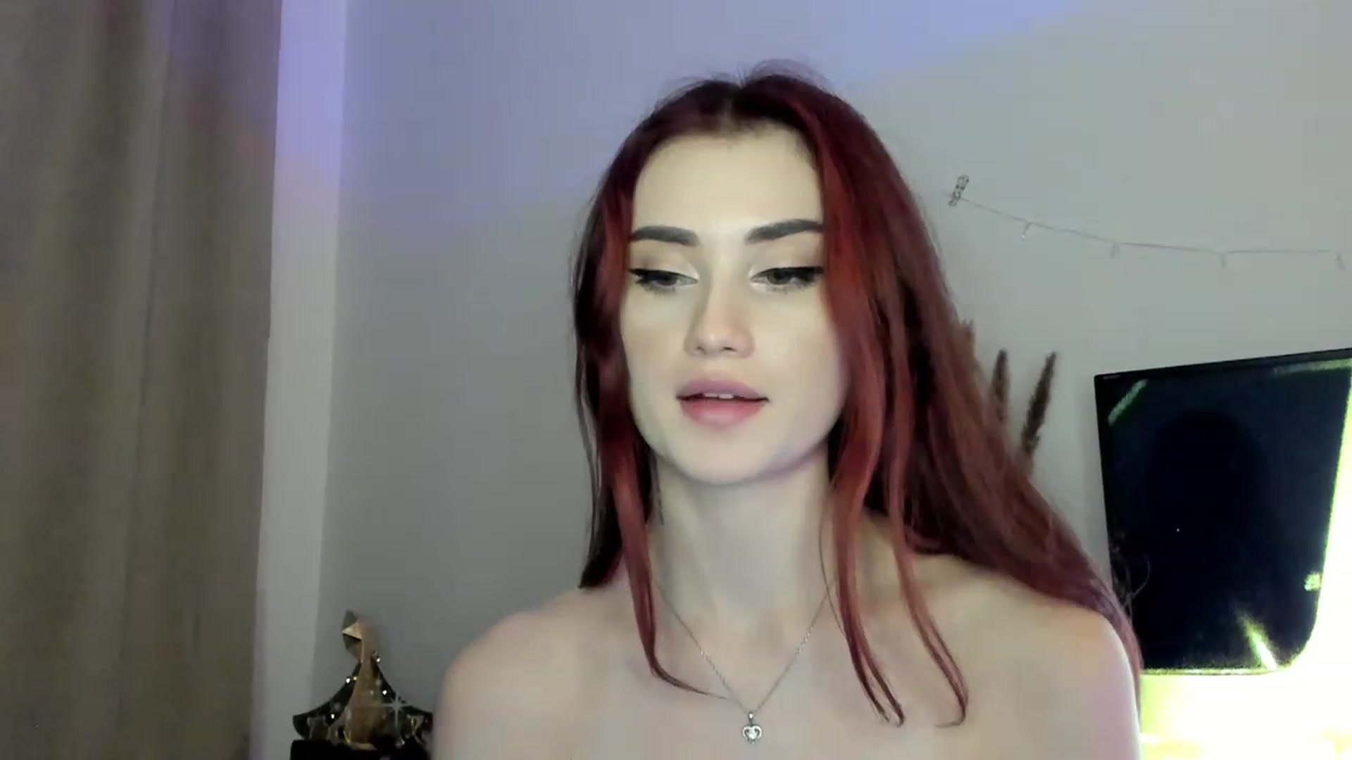 Gallery image thumbnail from IsaPeach's myfreecams stream on, 11/22/2022, 24:52 image 12 of 20
