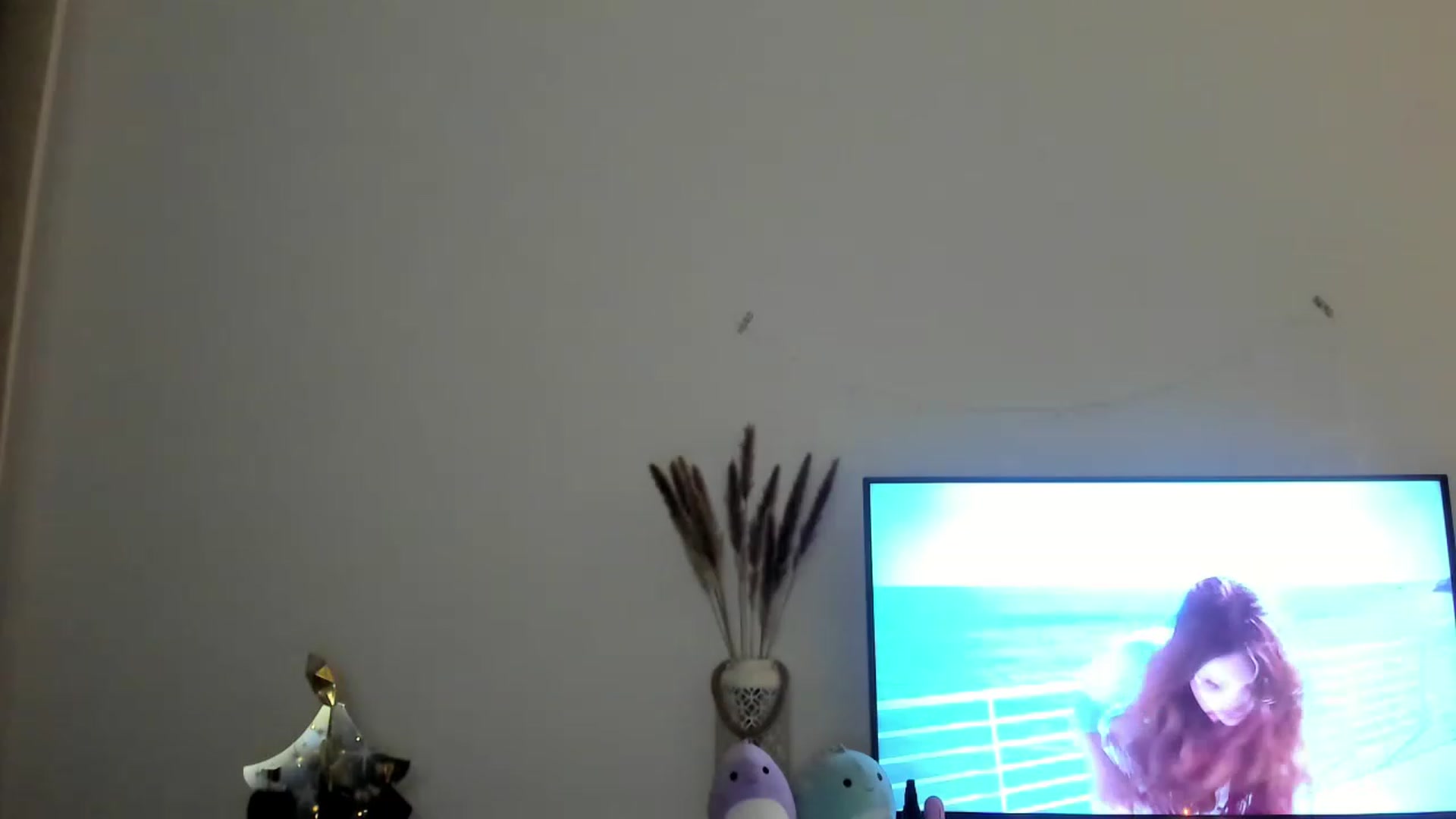 Gallery image thumbnail from IsaPeach's myfreecams stream on, 11/23/2022, 24:12 image 19 of 20