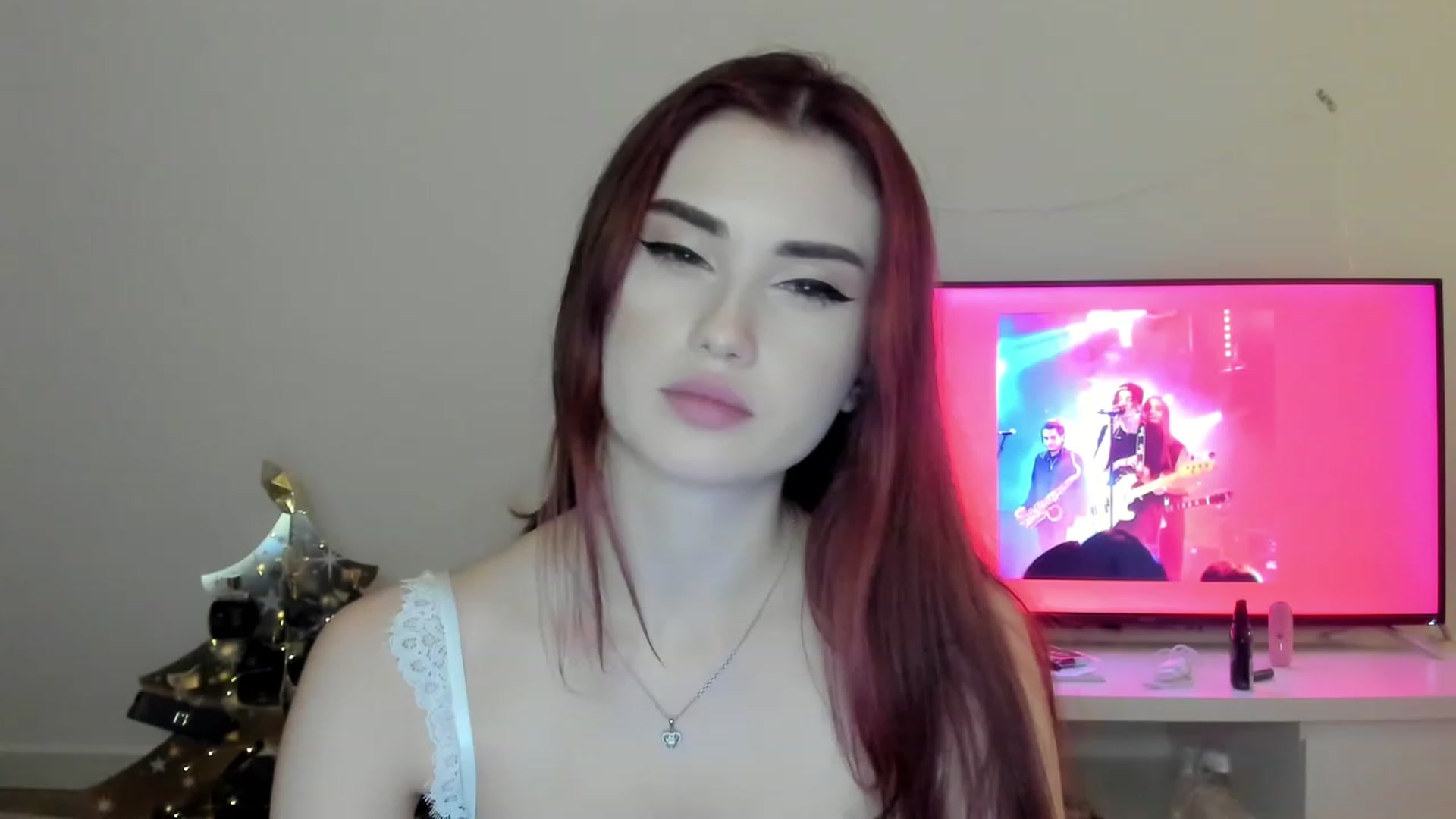 Gallery image thumbnail from IsaPeach's myfreecams stream on, 11/23/2022, 24:12 image 1 of 20